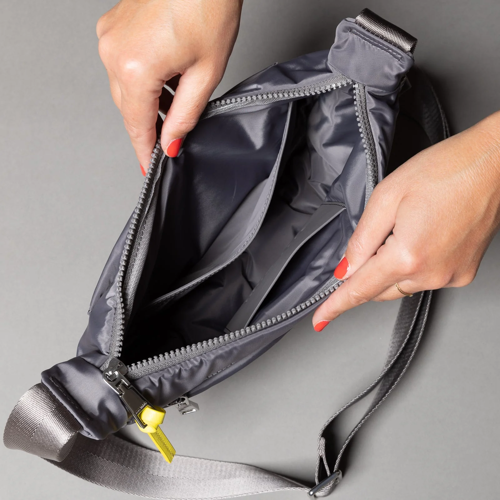 Padded Hip Bag medium - taupe - Image 9