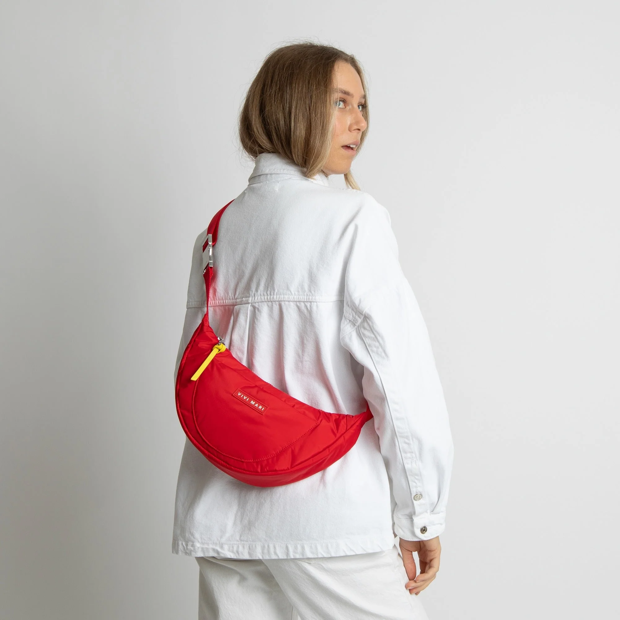 Padded Hip Bag medium - true red - Image 5