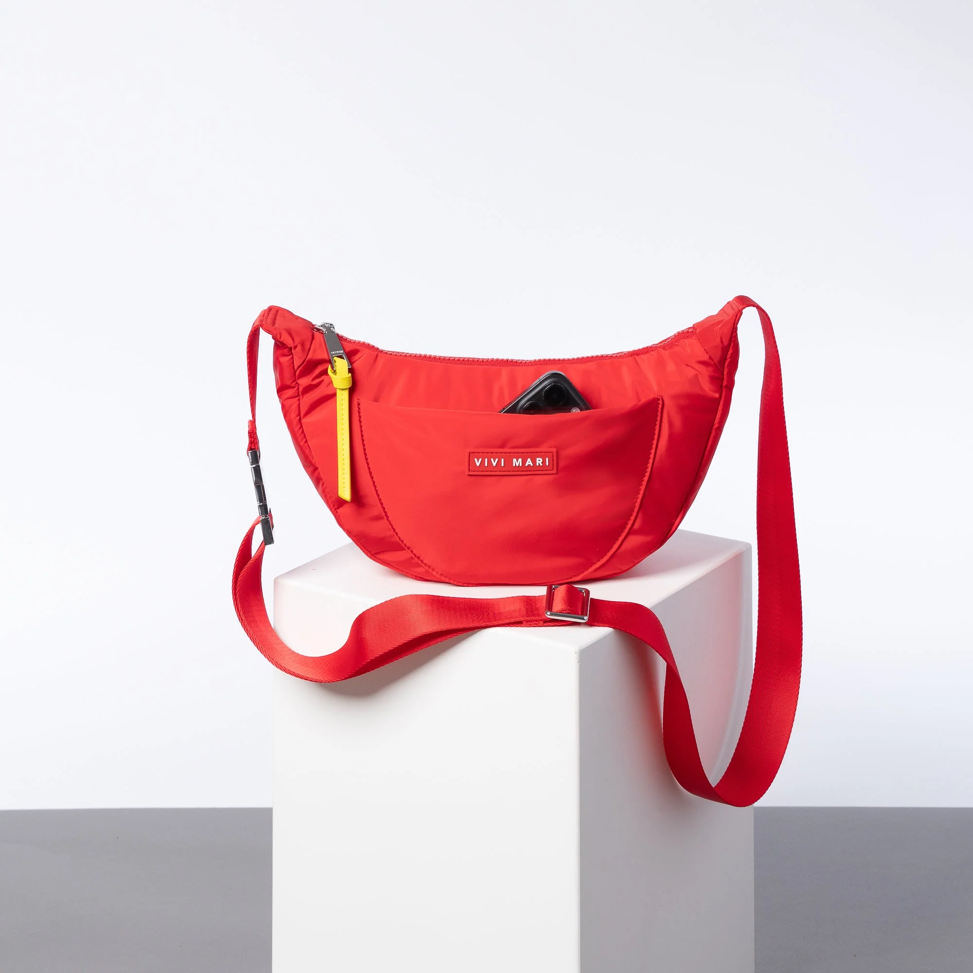 Padded Hip Bag medium - true red - Image 6