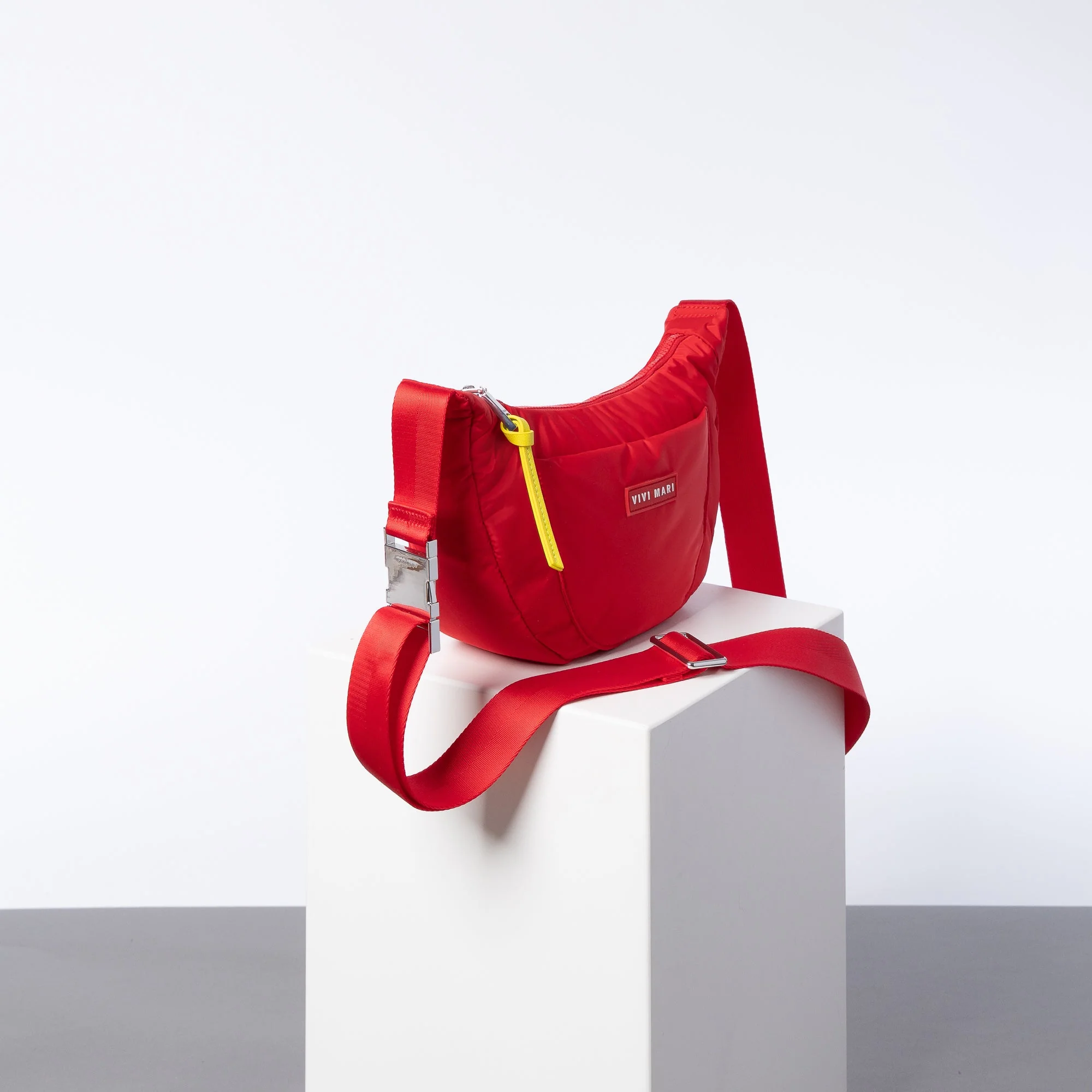 Padded Hip Bag medium - true red - Image 8