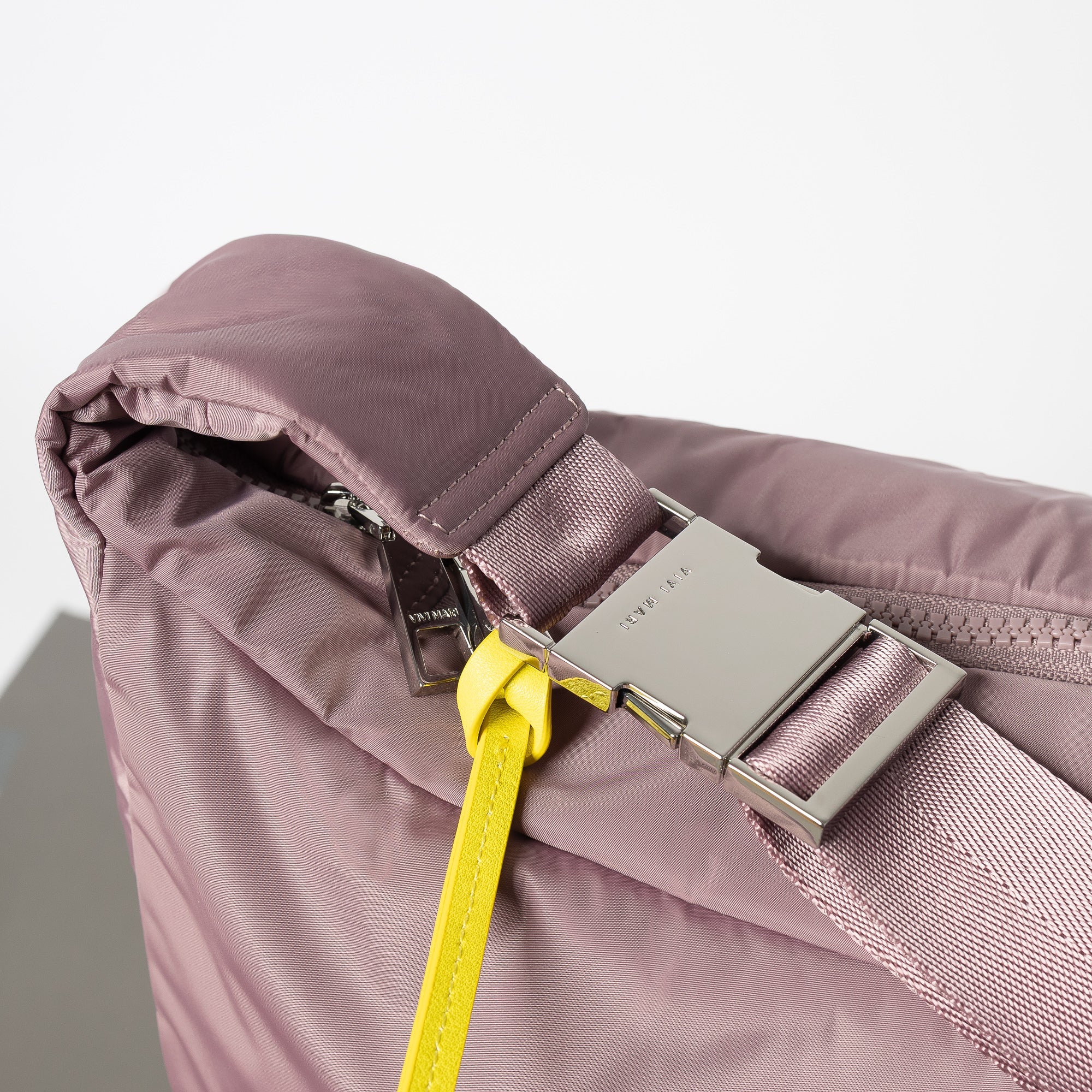 Padded Hip Bag oversized - ash plum - Image 3