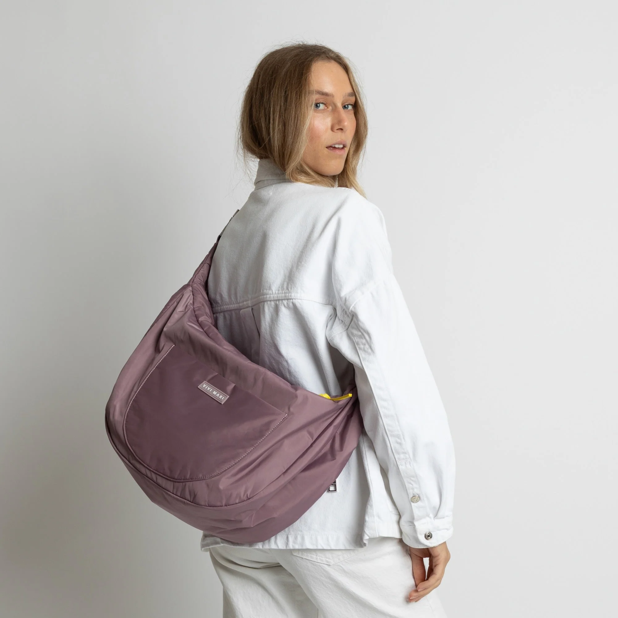 Padded Hip Bag oversized - ash plum - Image 4