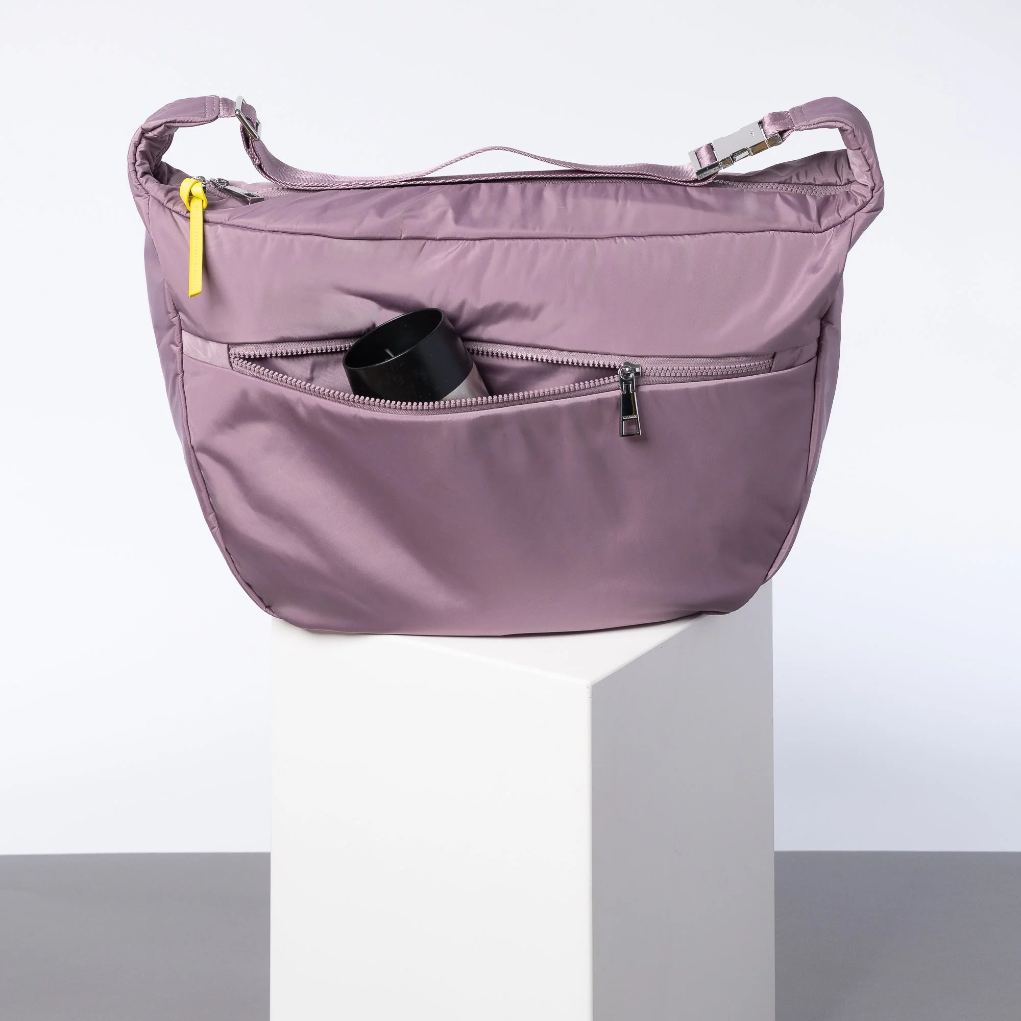 Padded Hip Bag oversized - ash plum - Image 5