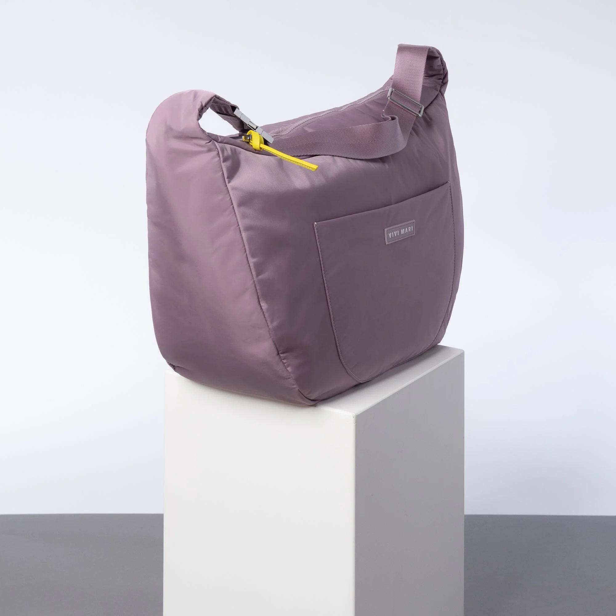 Padded Hip Bag oversized - ash plum - Image 9