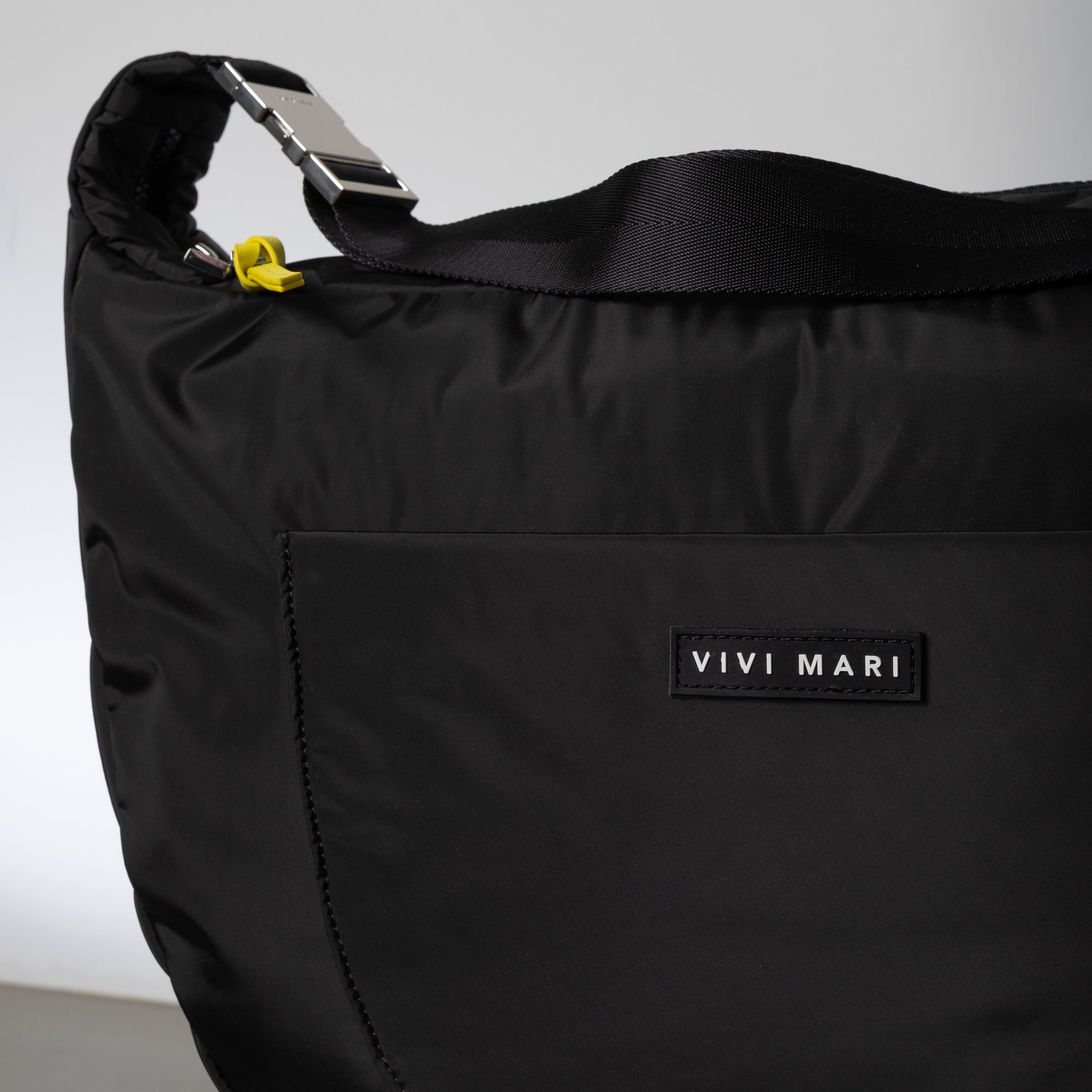 Padded Hip Bag oversized - black - Image 10