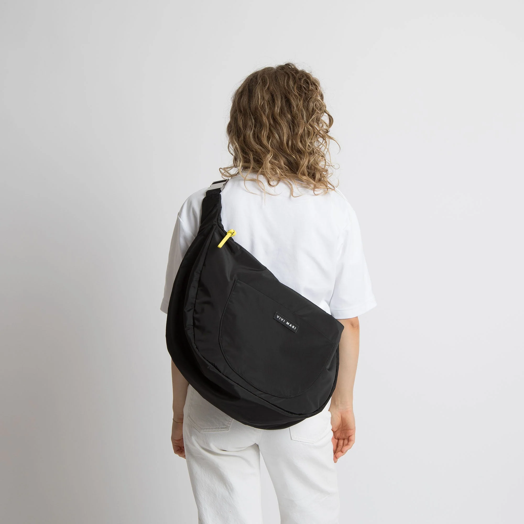 Padded Hip Bag oversized - black - Image 5