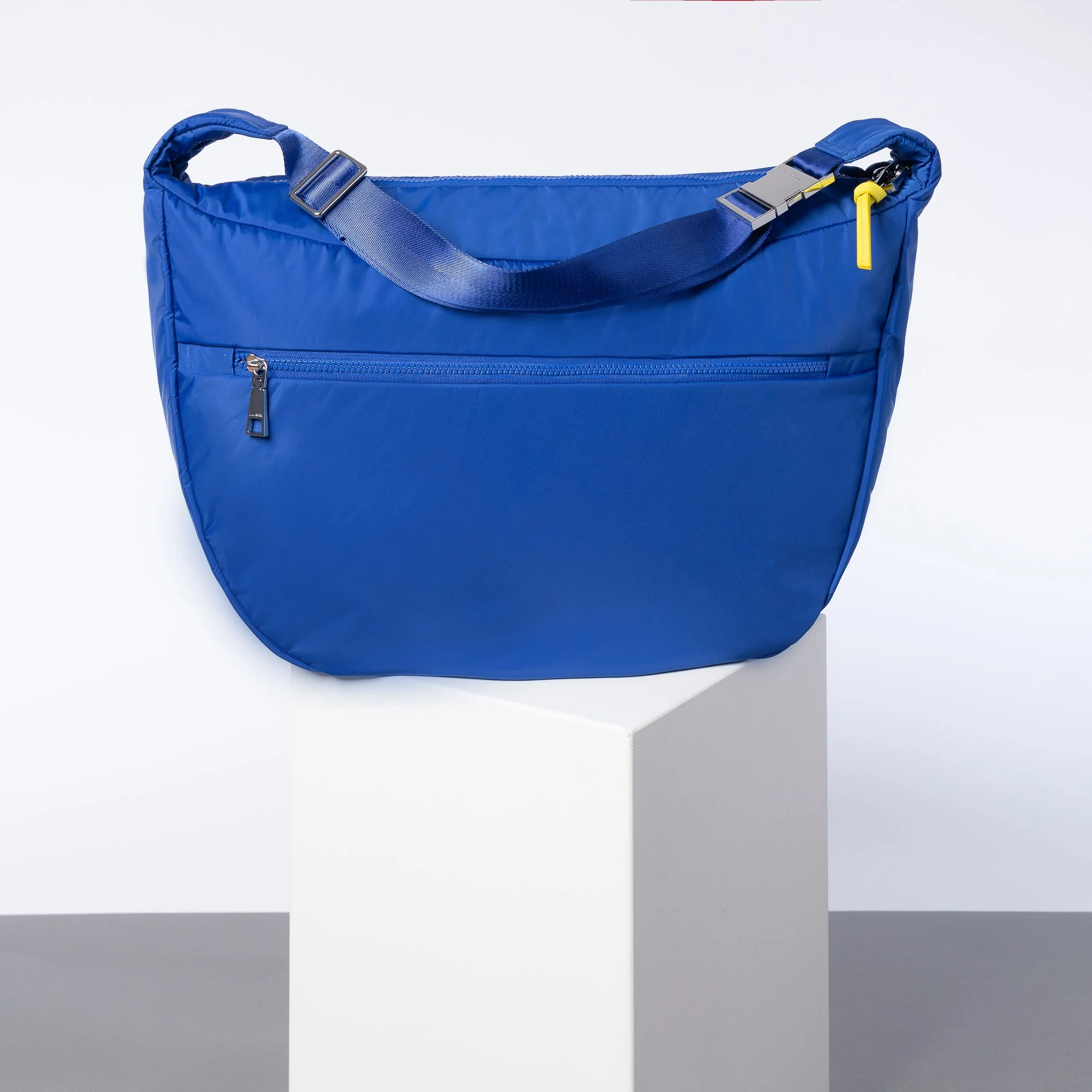 Padded Hip Bag oversized - blue - Image 13
