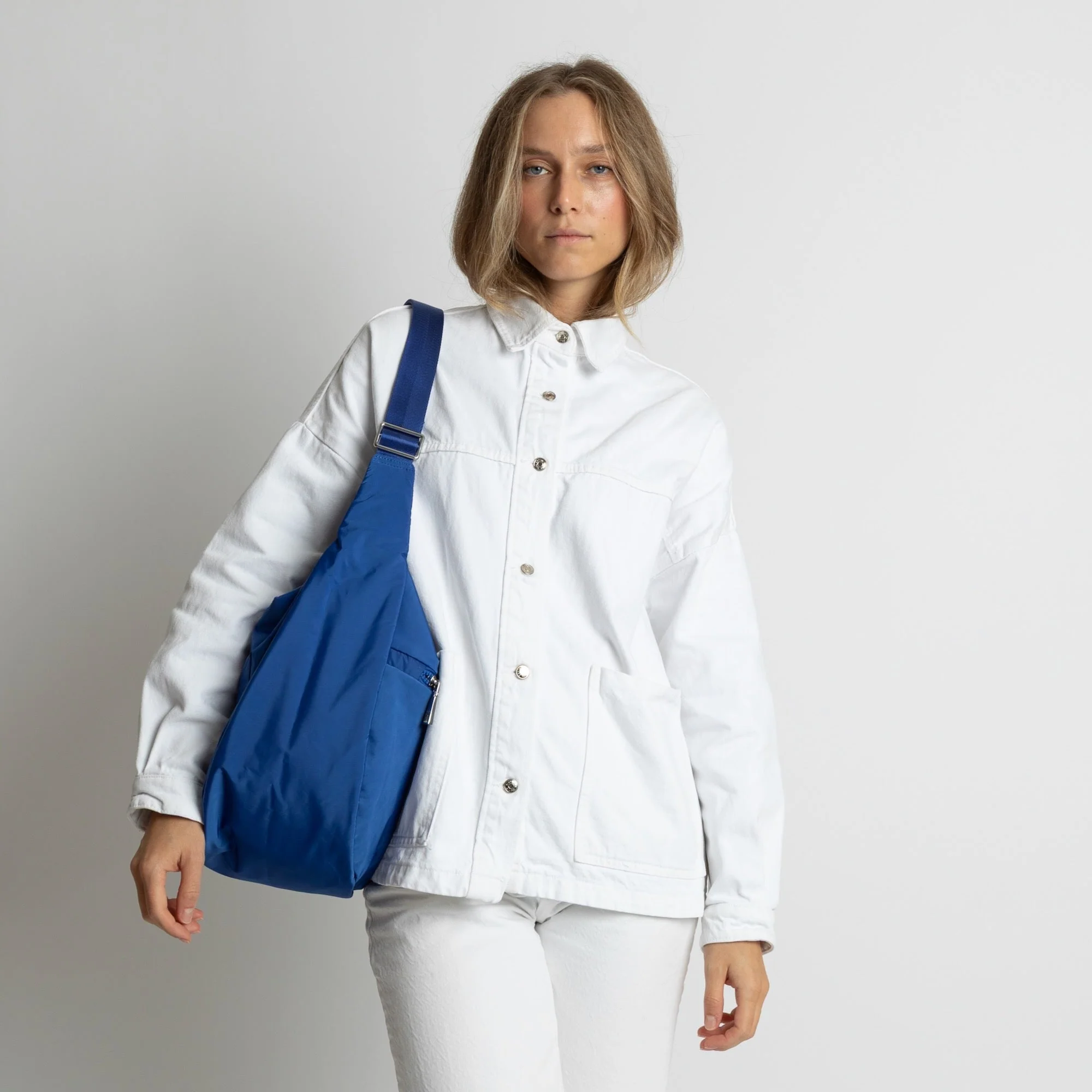Padded Hip Bag oversized - blue - Image 6