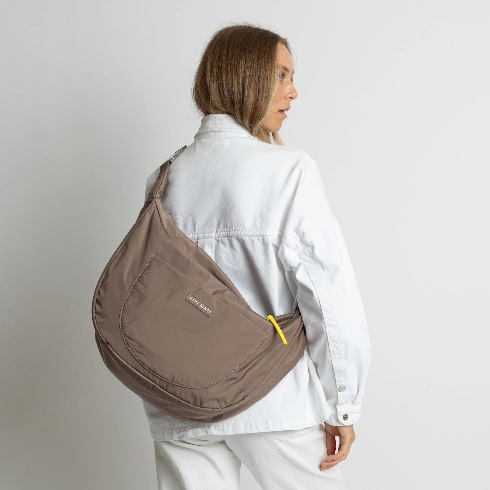 Padded Hip Bag oversized - dark mushroom - Image 4