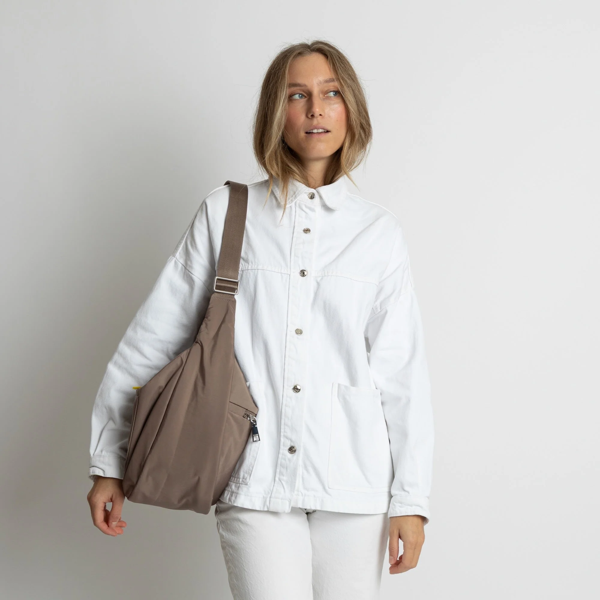 Padded Hip Bag oversized - dark mushroom - Image 6