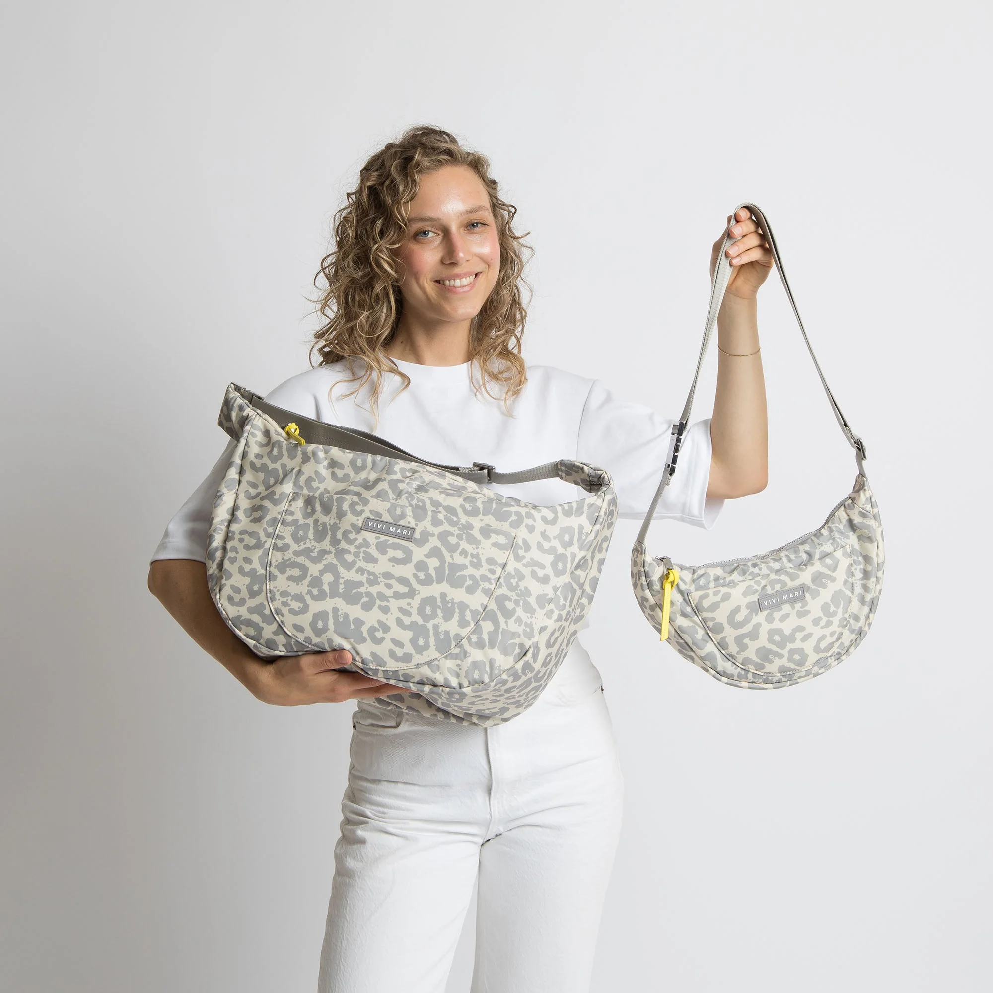 Padded Hip Bag oversized - leo splashes grey/sand - Image 8