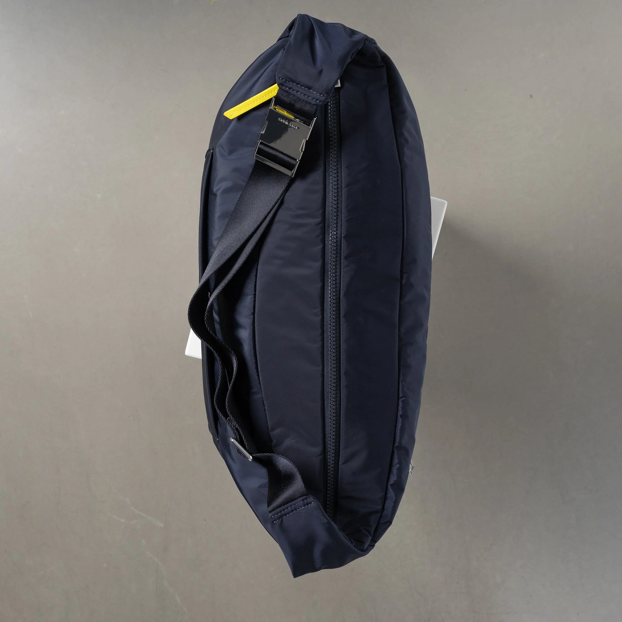 Padded Hip Bag oversized - navy - Image 11