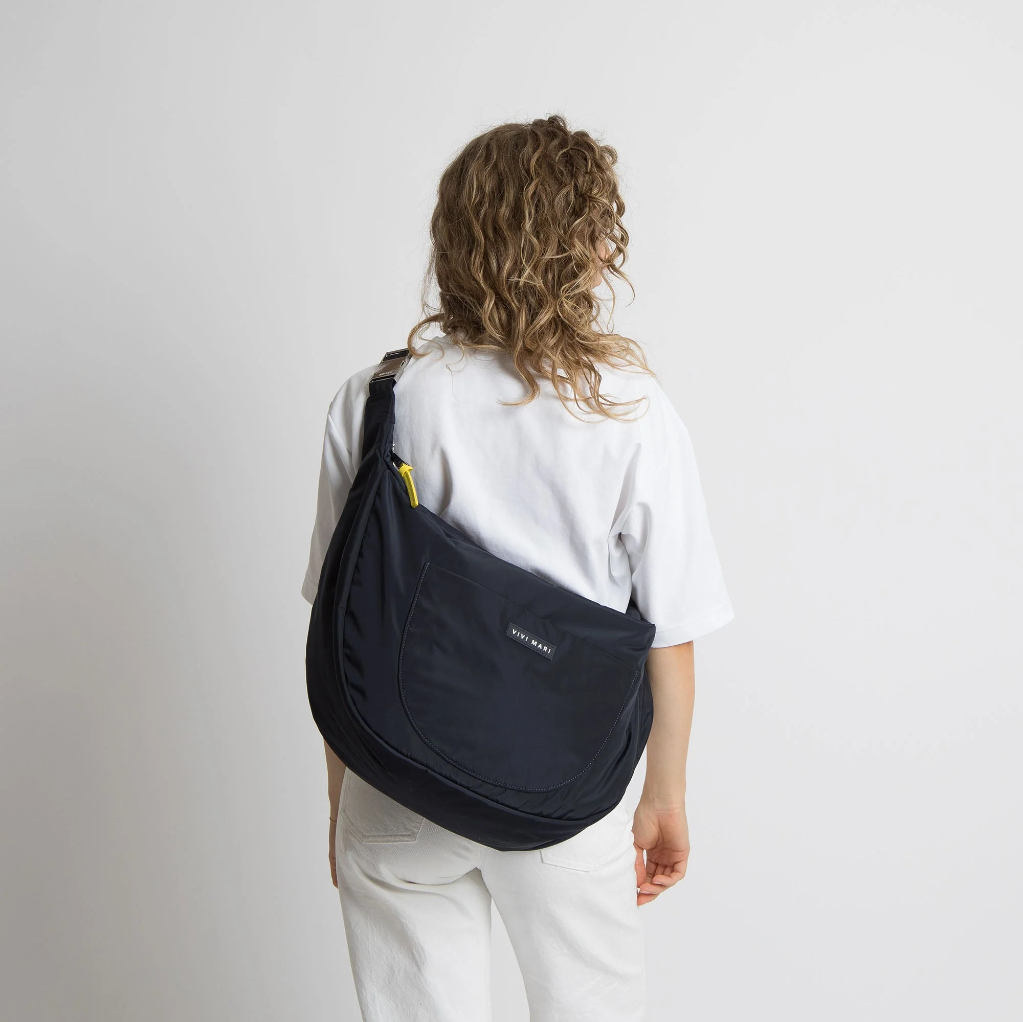 Padded Hip Bag oversized - navy - Image 5