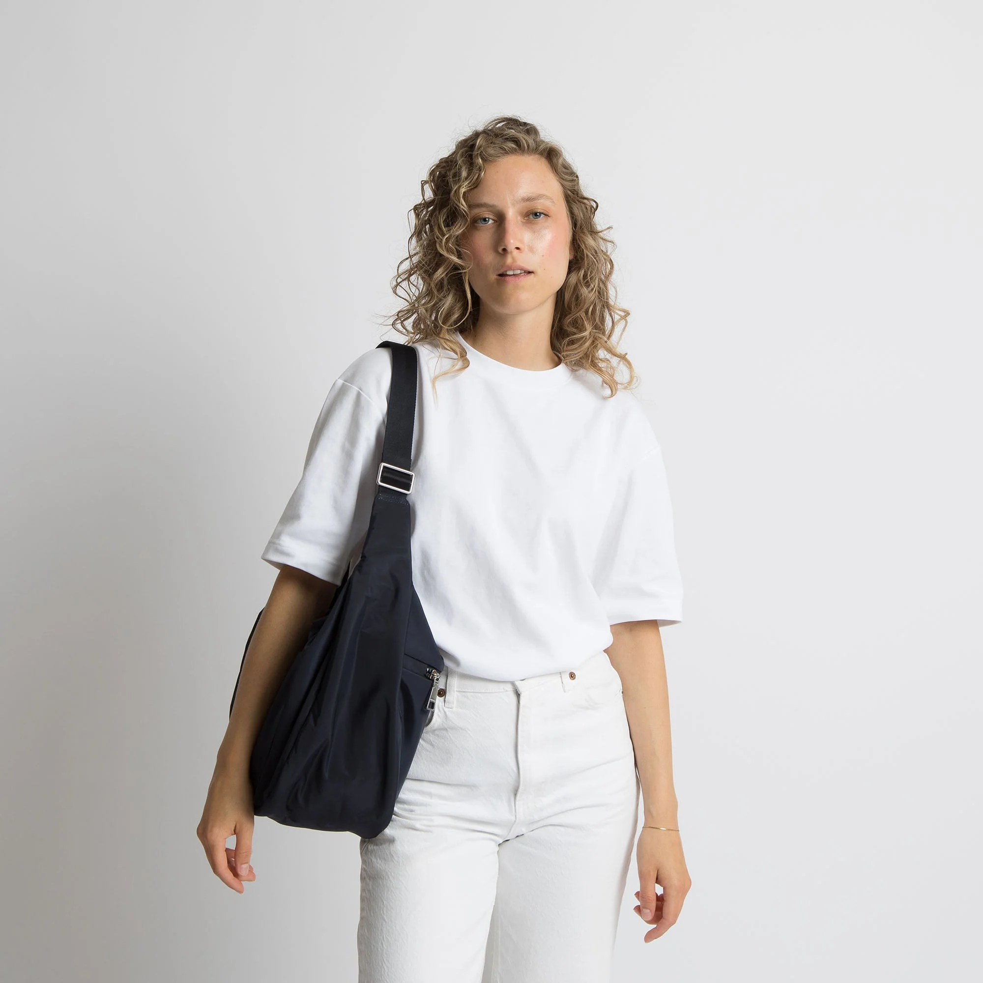 Padded Hip Bag oversized - navy - Image 9