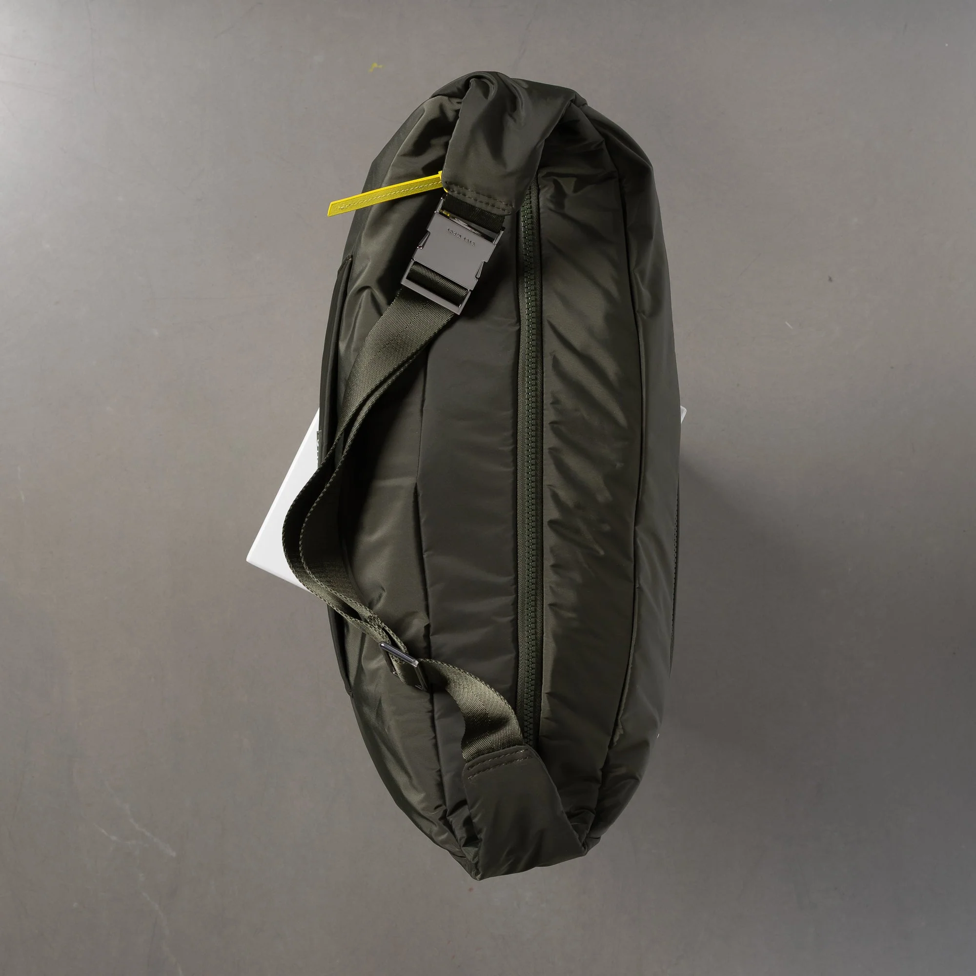 Padded Hip Bag oversized - olive - Image 10