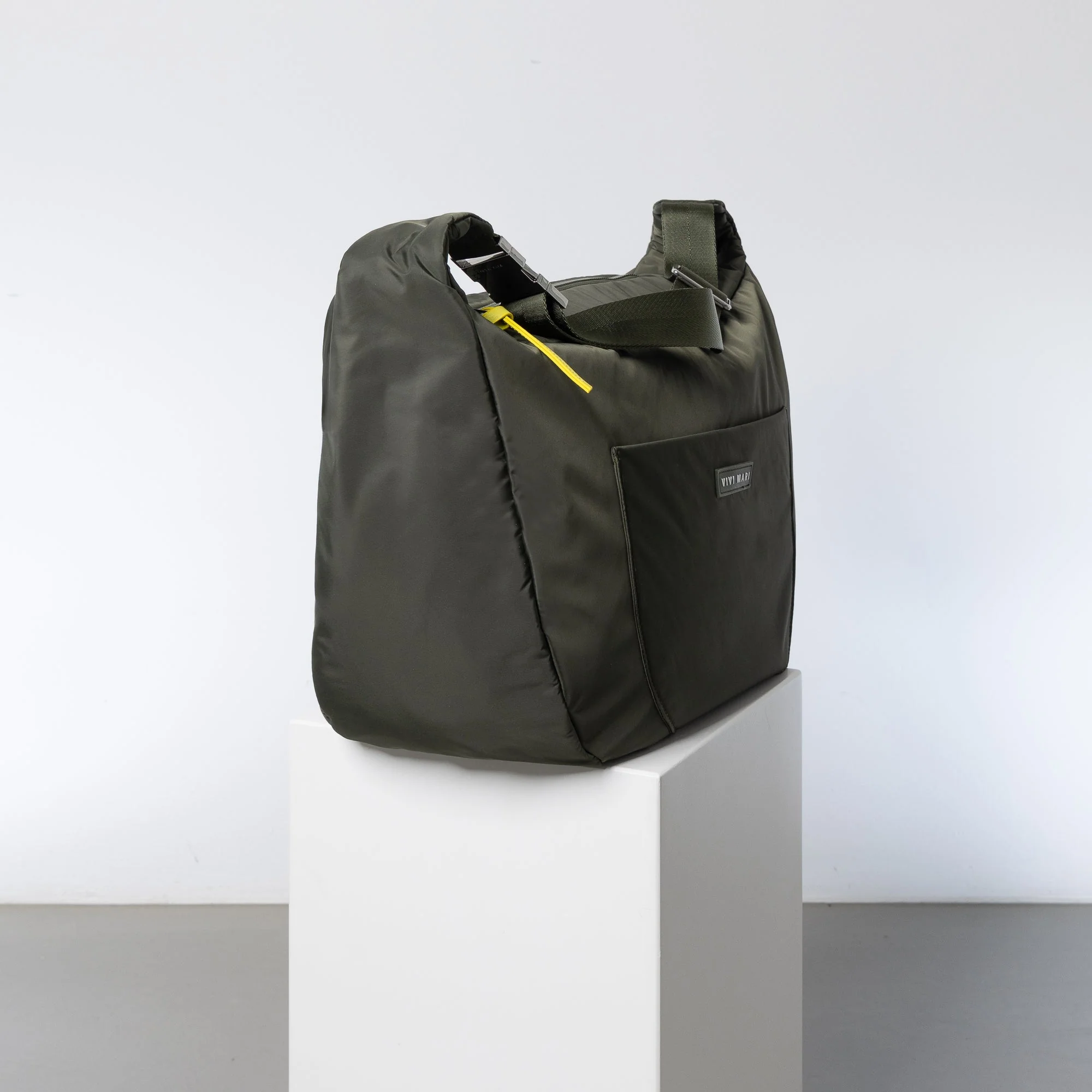Padded Hip Bag oversized - olive - Image 3