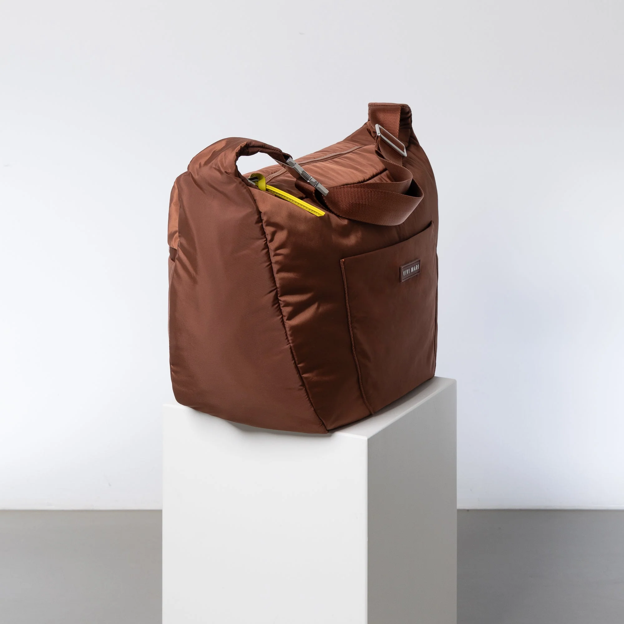 Padded Hip Bag oversized - tan - Image 3