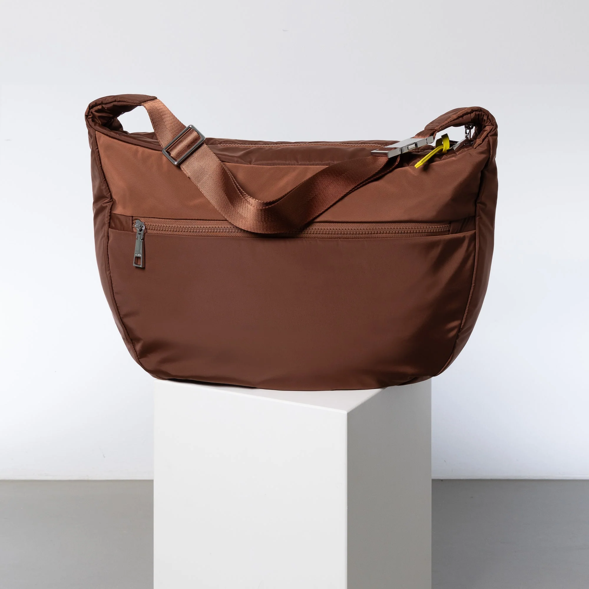 Padded Hip Bag oversized - tan - Image 7