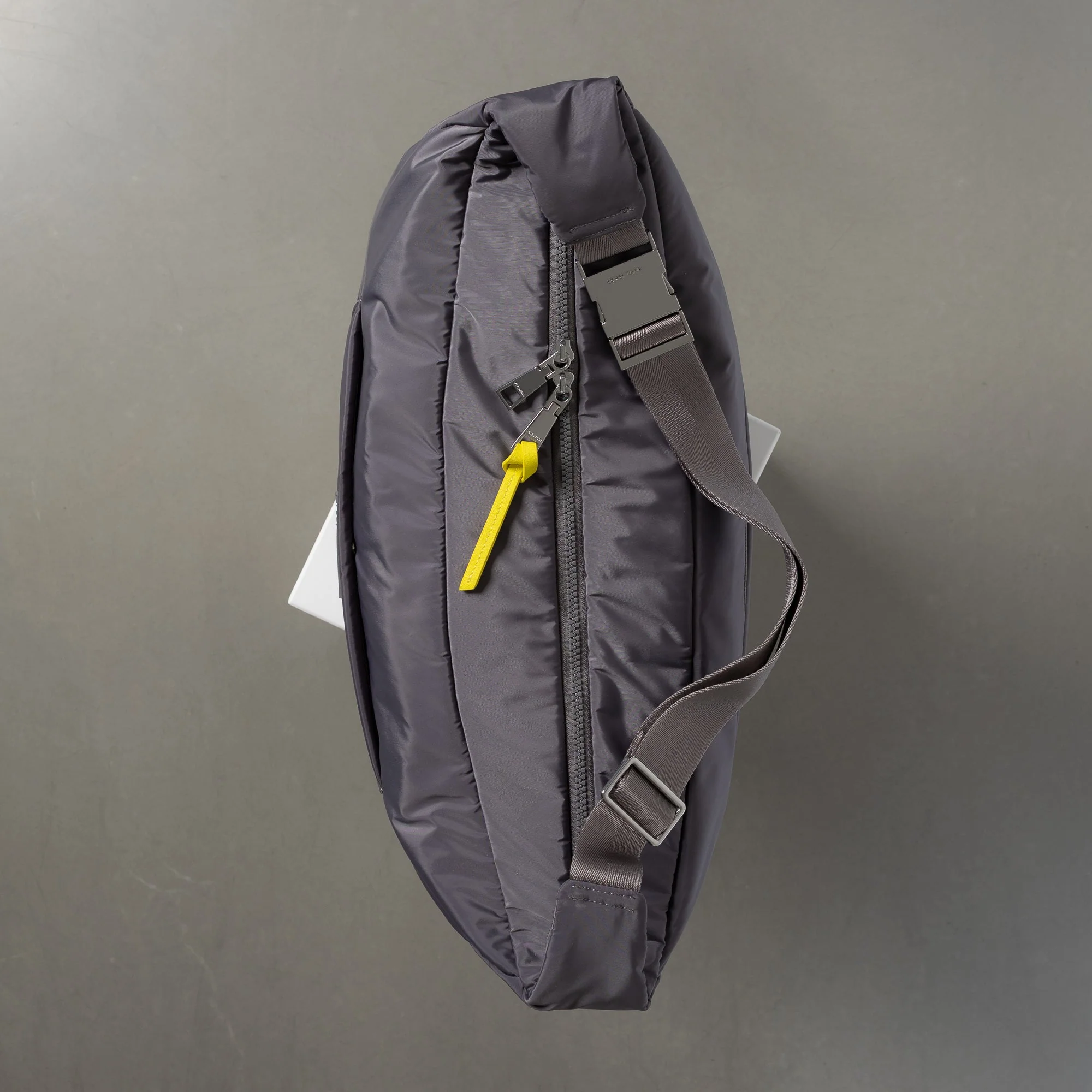 Padded Hip Bag oversized - taupe - Image 10