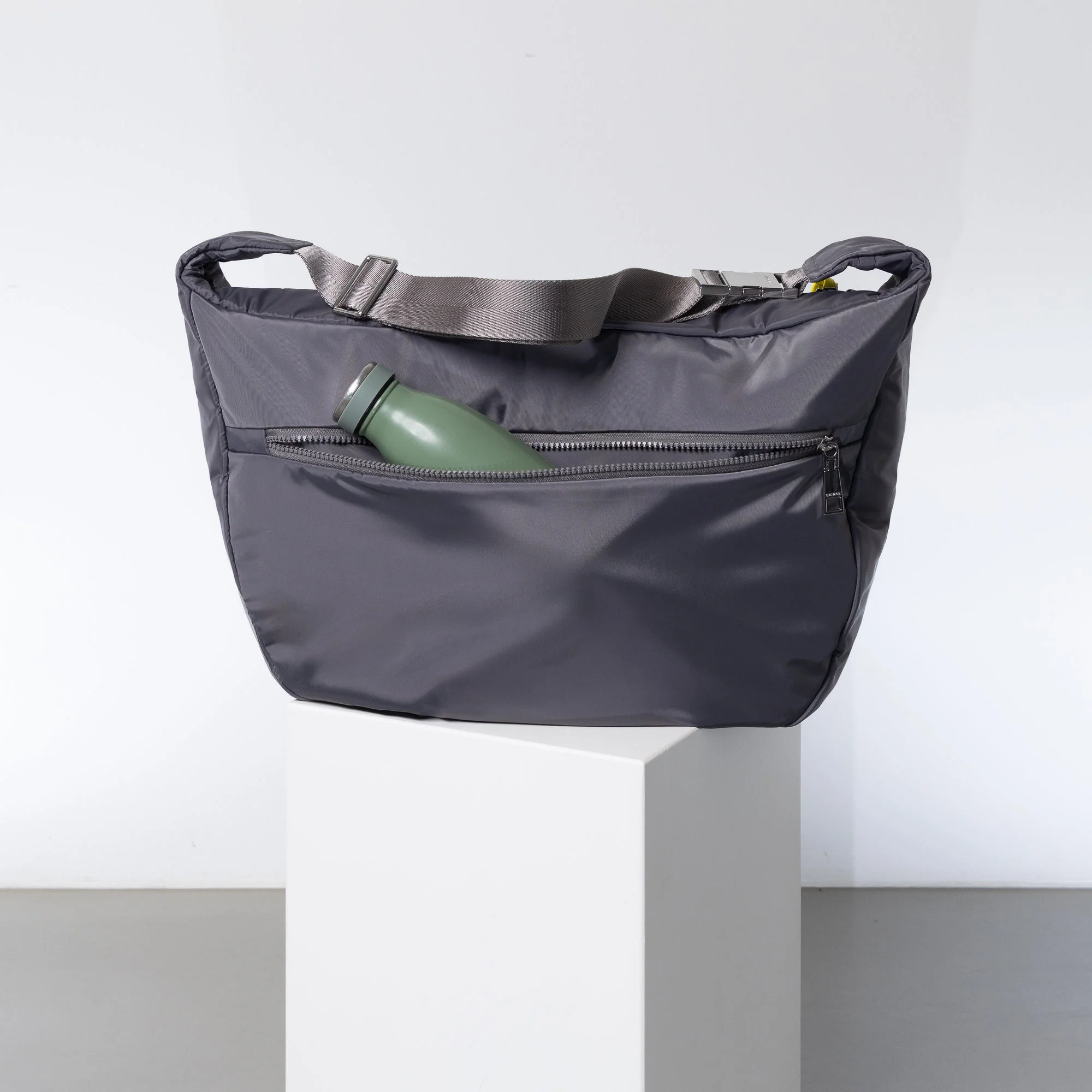 Padded Hip Bag oversized - taupe - Image 13