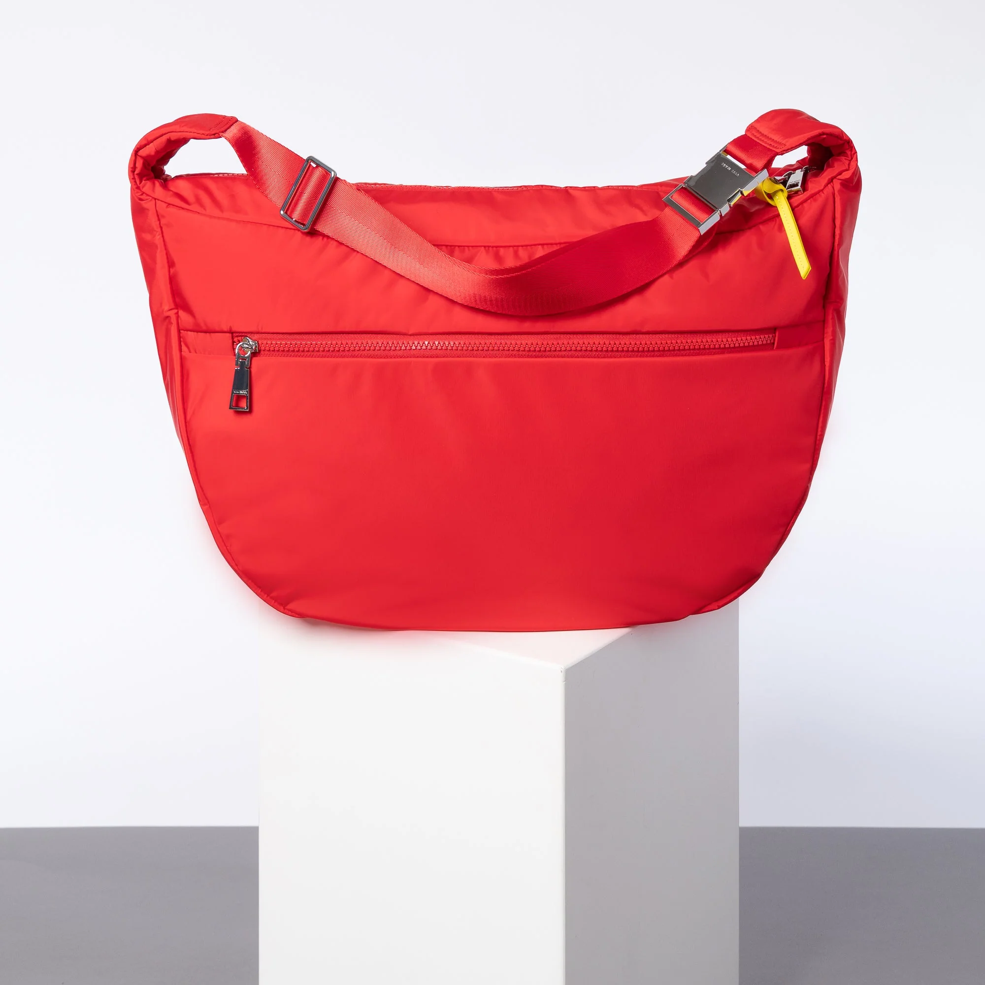Padded Hip Bag oversized - true red - Image 11