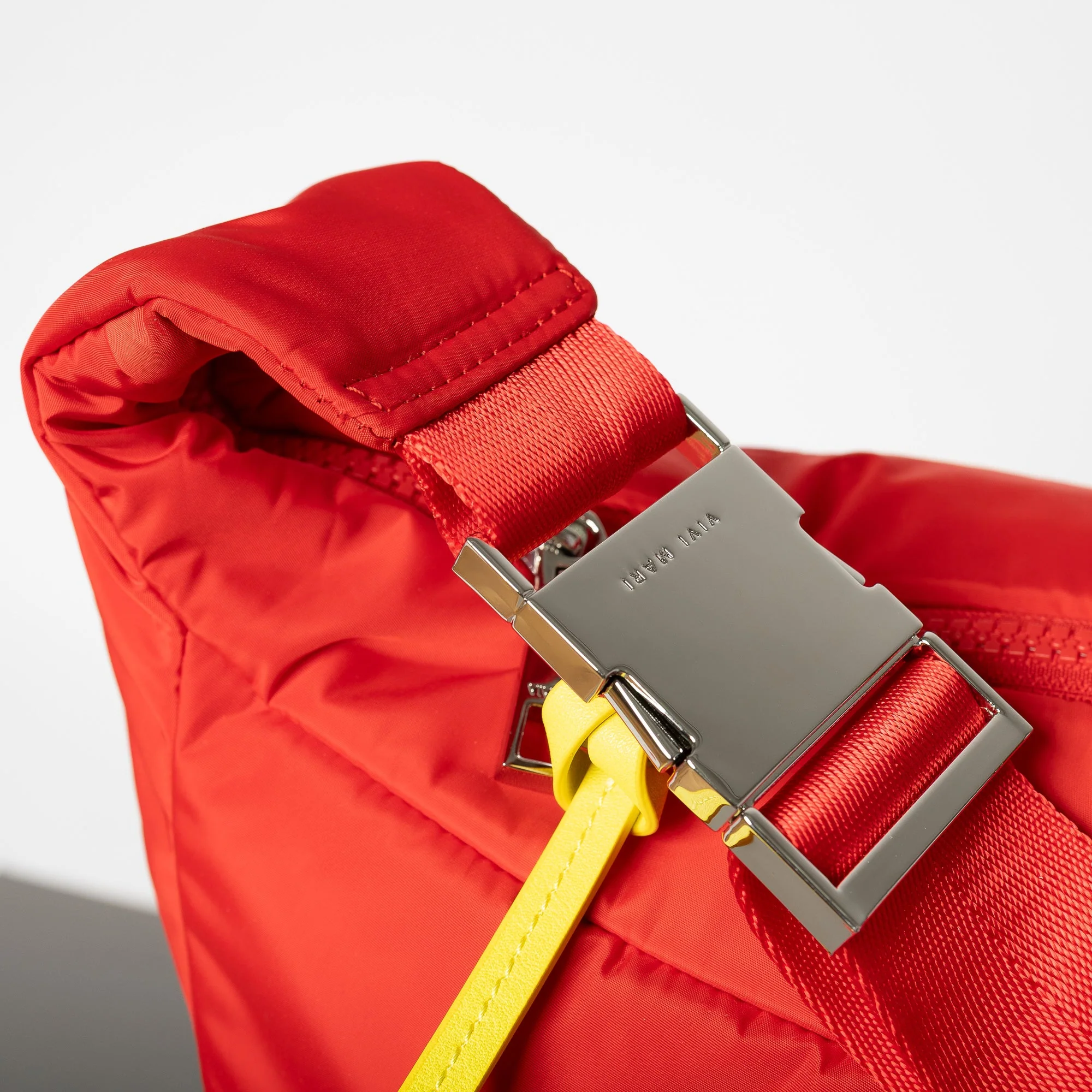 Padded Hip Bag oversized - true red - Image 3