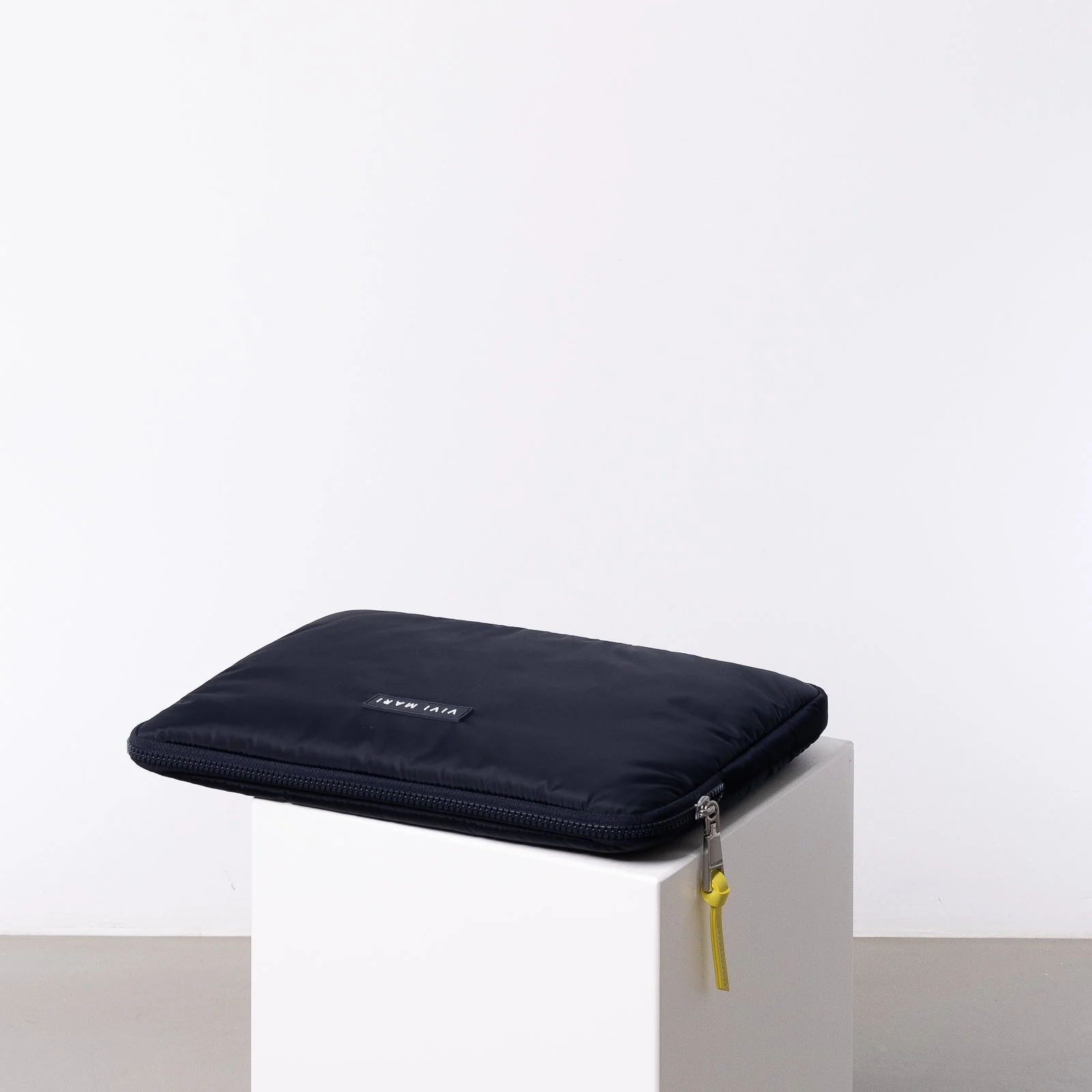 Padded Laptop Sleeve 13"/14" - navy - Image 6