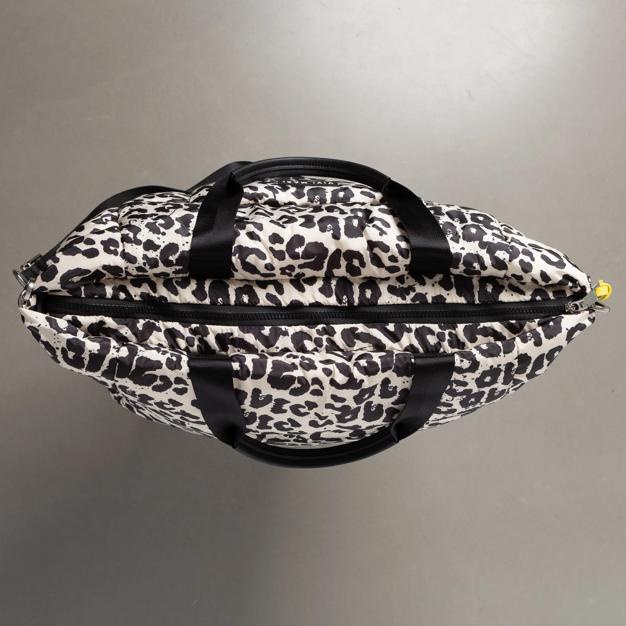 padded tote bag large + strap basic woven slim - leo splashes black/sand - Image 8