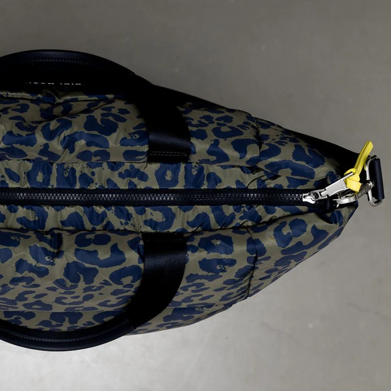 padded tote bag large + strap basic woven slim - leo splashes navy/olive - Image 10