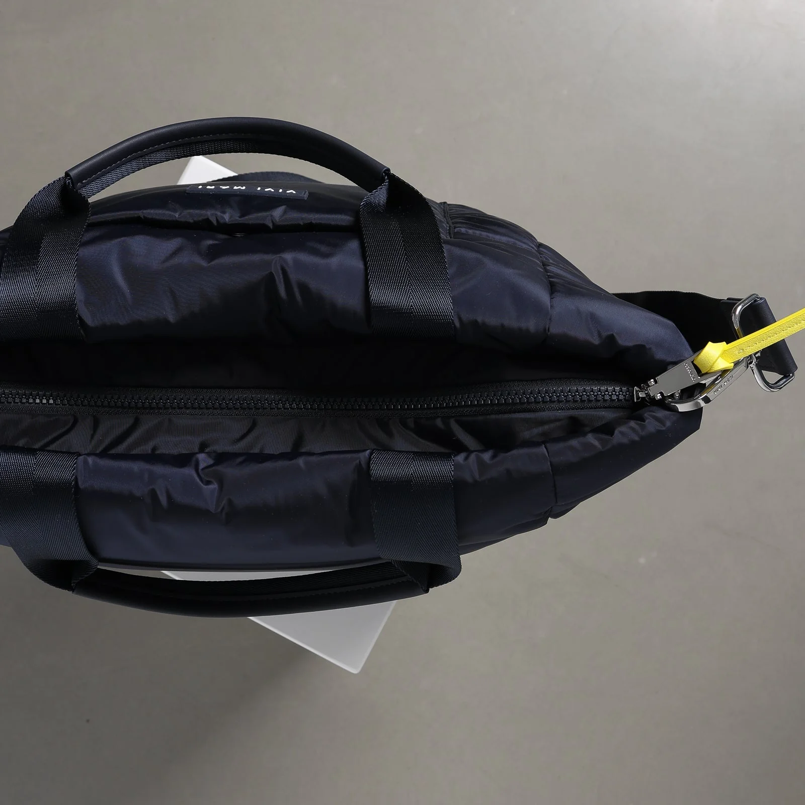 padded tote bag large + strap basic woven slim - navy - Image 12