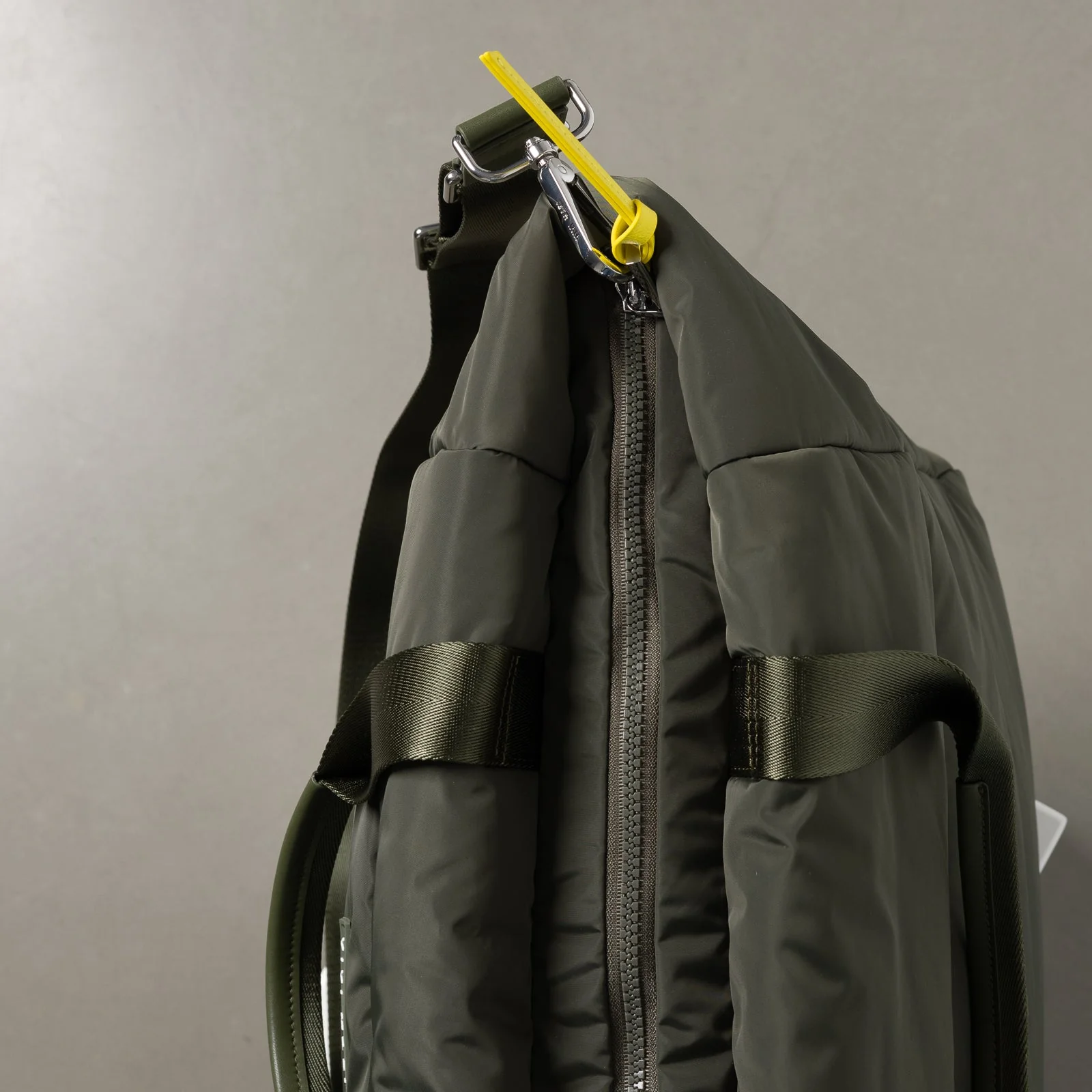 padded tote bag large + strap basic woven slim - olive - Image 9