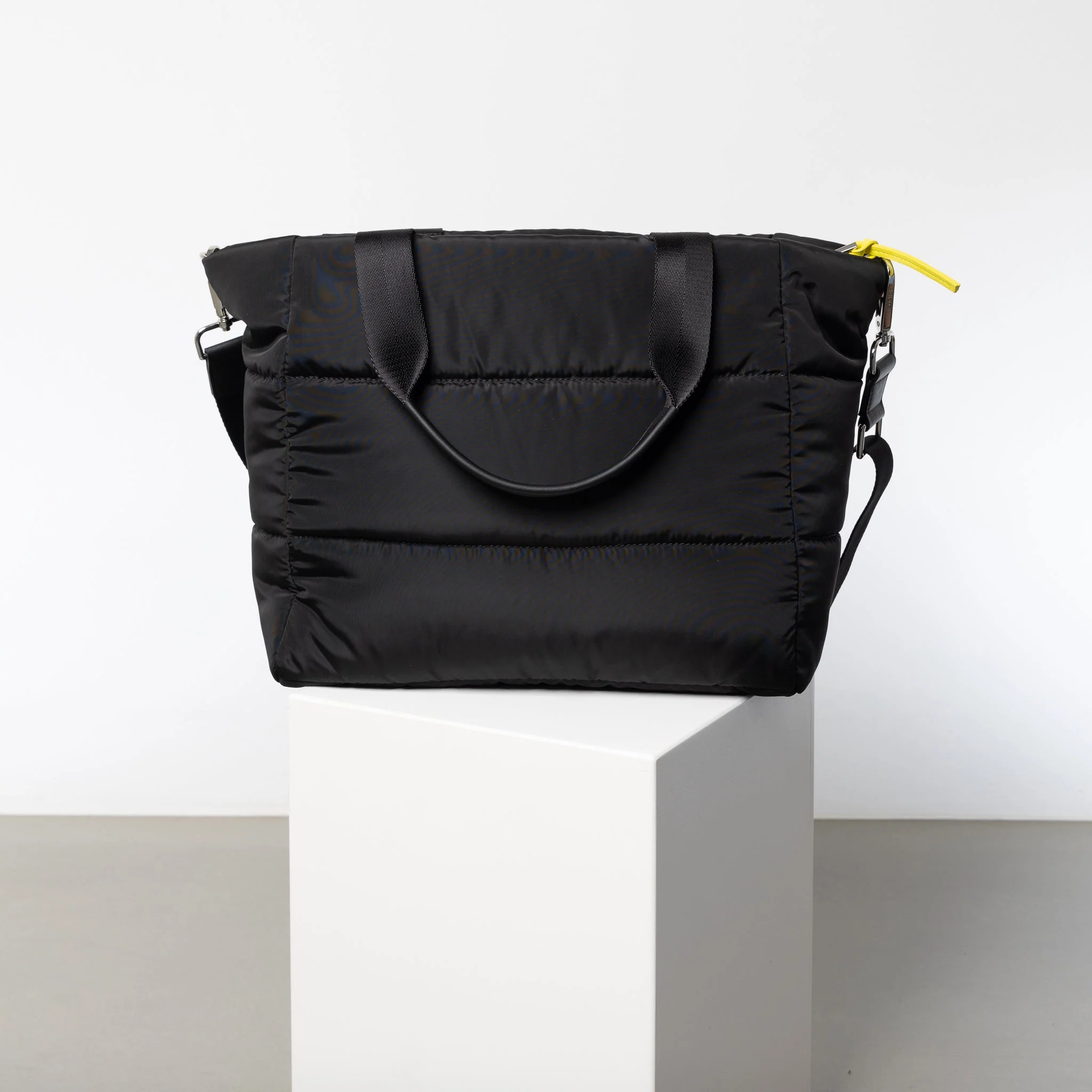 padded tote bag medium + strap basic woven slim - black - Image 3