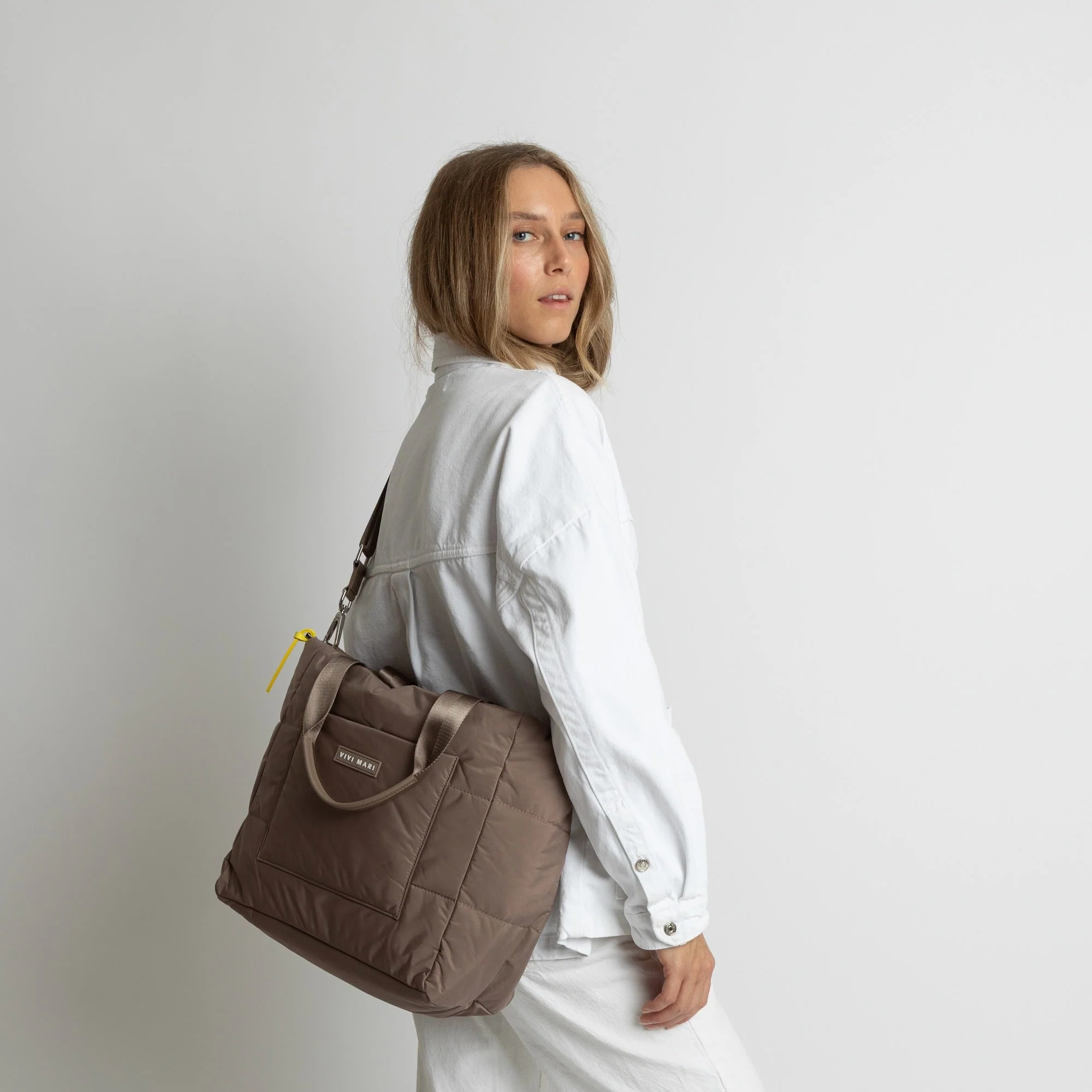 padded tote bag medium + strap basic woven slim - dark mushroom - Image 6