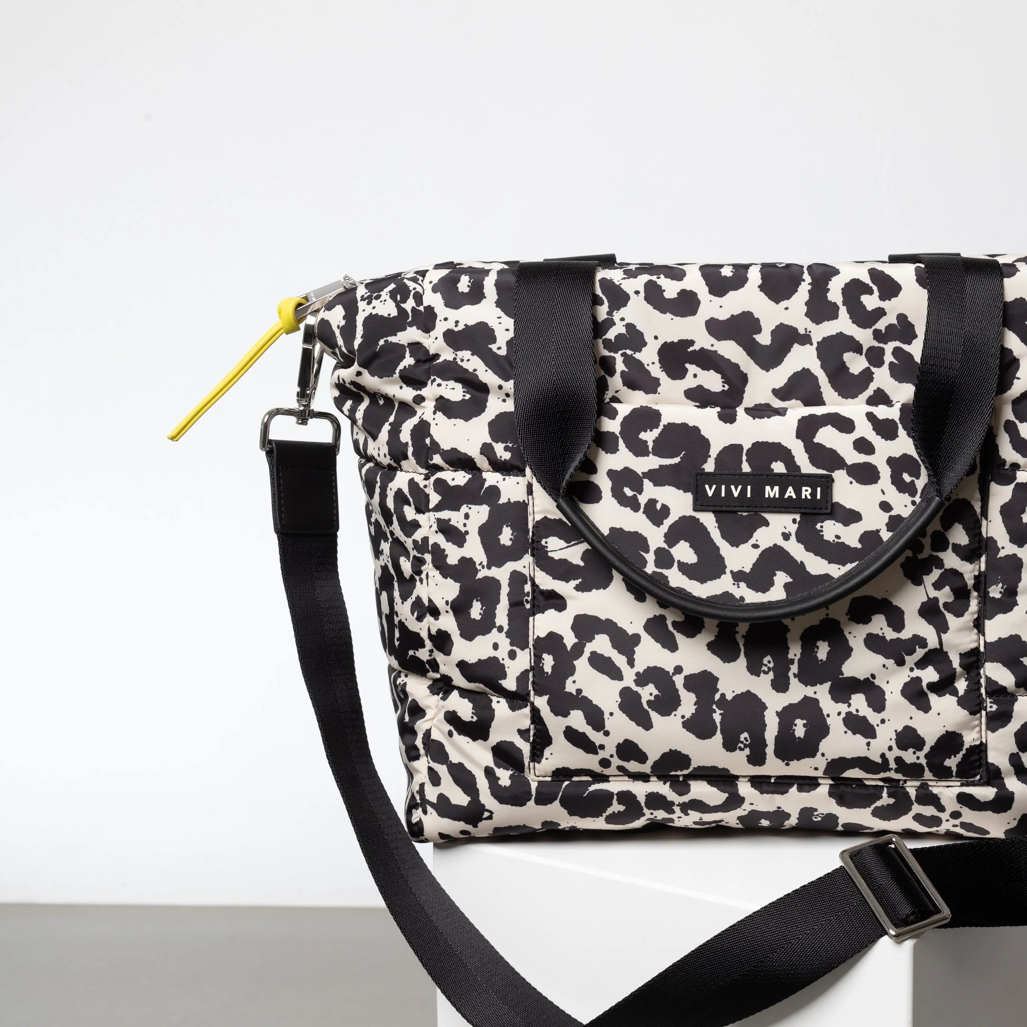 padded tote bag medium + strap basic woven slim - leo splashes black/sand - Image 11