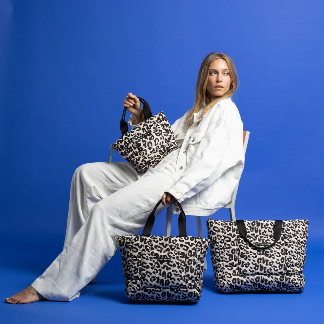 padded tote bag medium + strap basic woven slim - leo splashes black/sand - Image 6