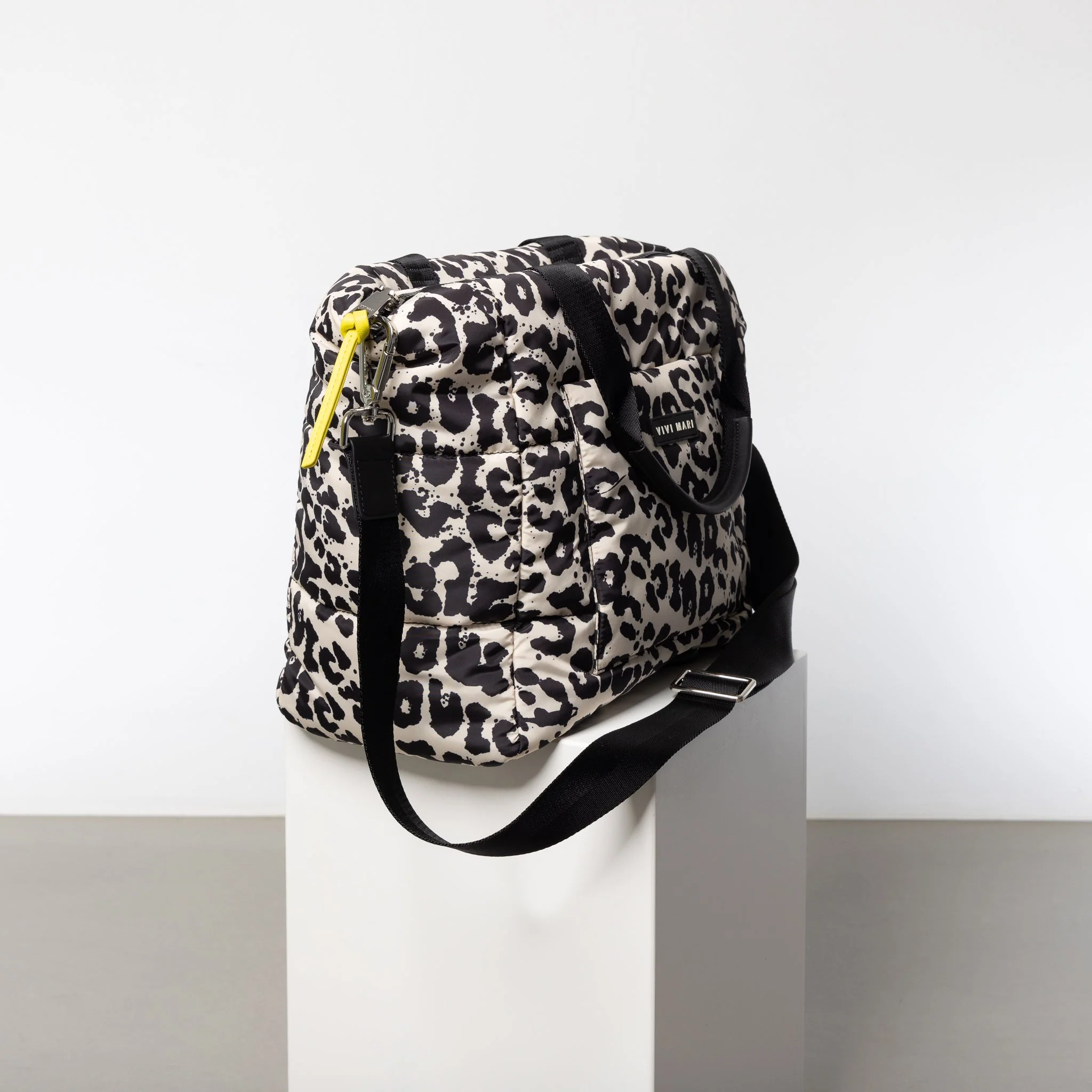 padded tote bag medium + strap basic woven slim - leo splashes black/sand - Image 7