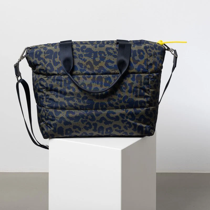 padded tote bag medium + strap basic woven slim - leo splashes navy/olive - Image 10
