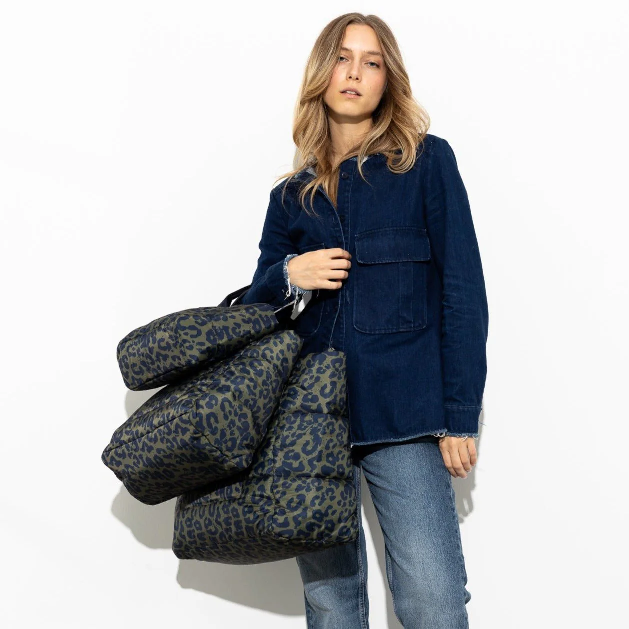 padded tote bag medium + strap basic woven slim - leo splashes navy/olive - Image 18