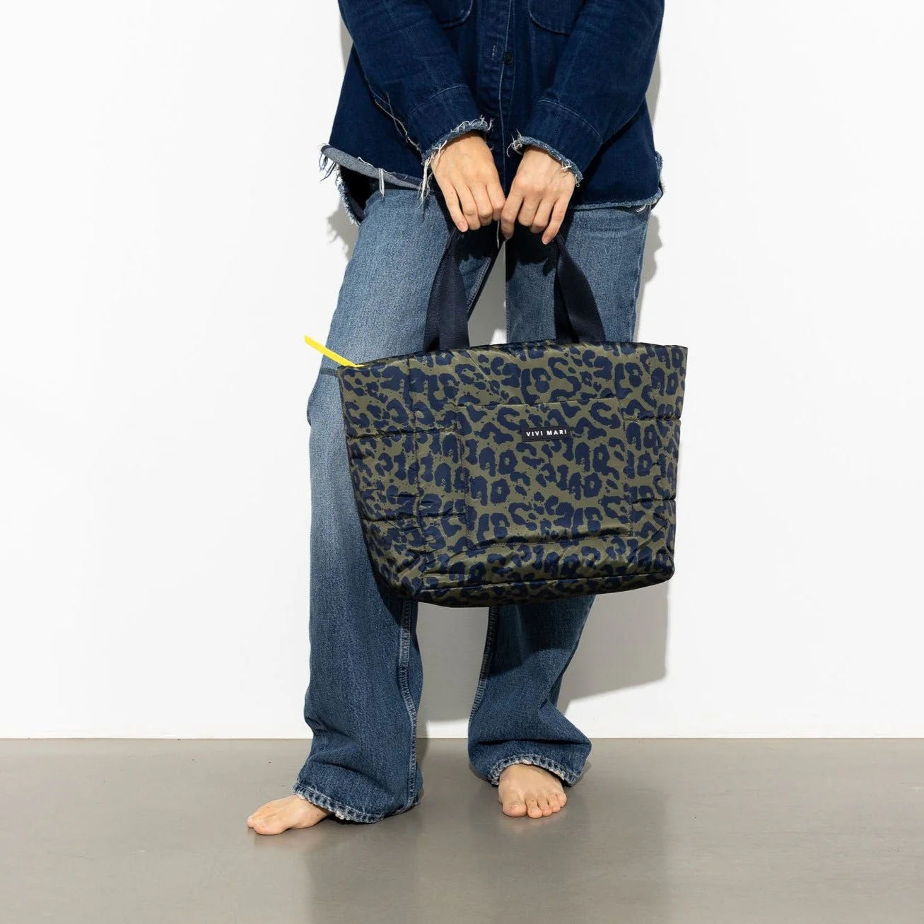padded tote bag medium + strap basic woven slim - leo splashes navy/olive - Image 4