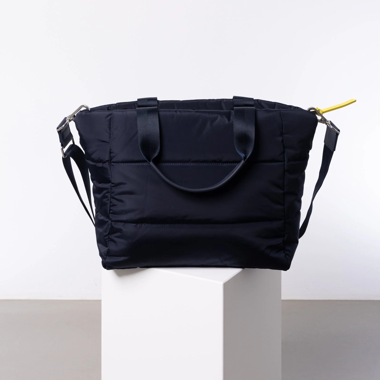 padded tote bag medium + strap basic woven slim - navy - Image 14