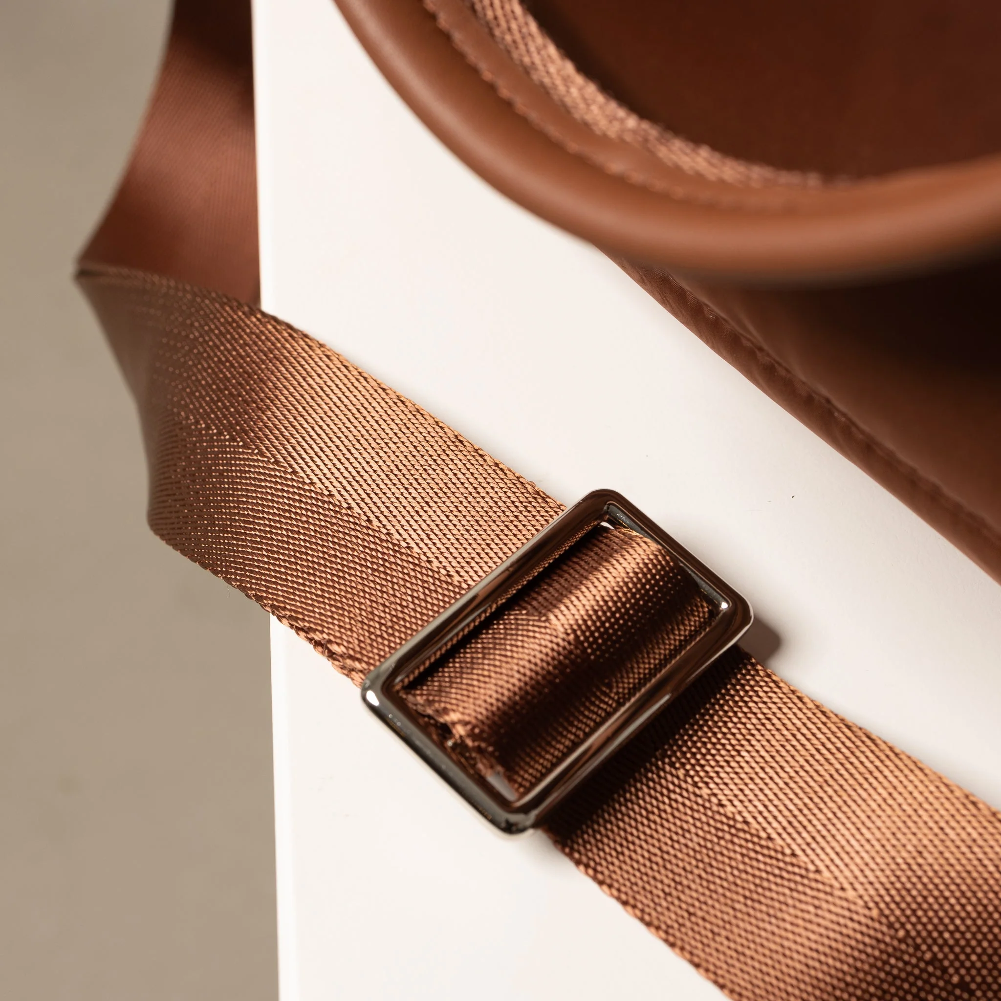 padded tote bag medium + strap basic woven slim - tan - Image 18