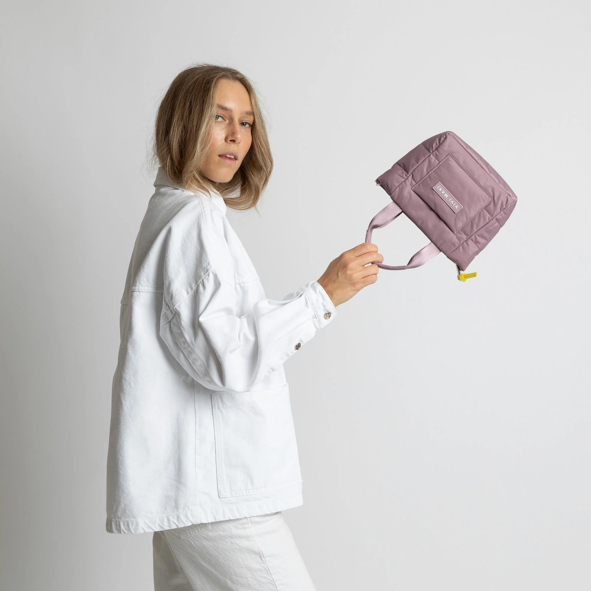 padded tote bag mini + strap basic woven slim - ash plum - Image 12