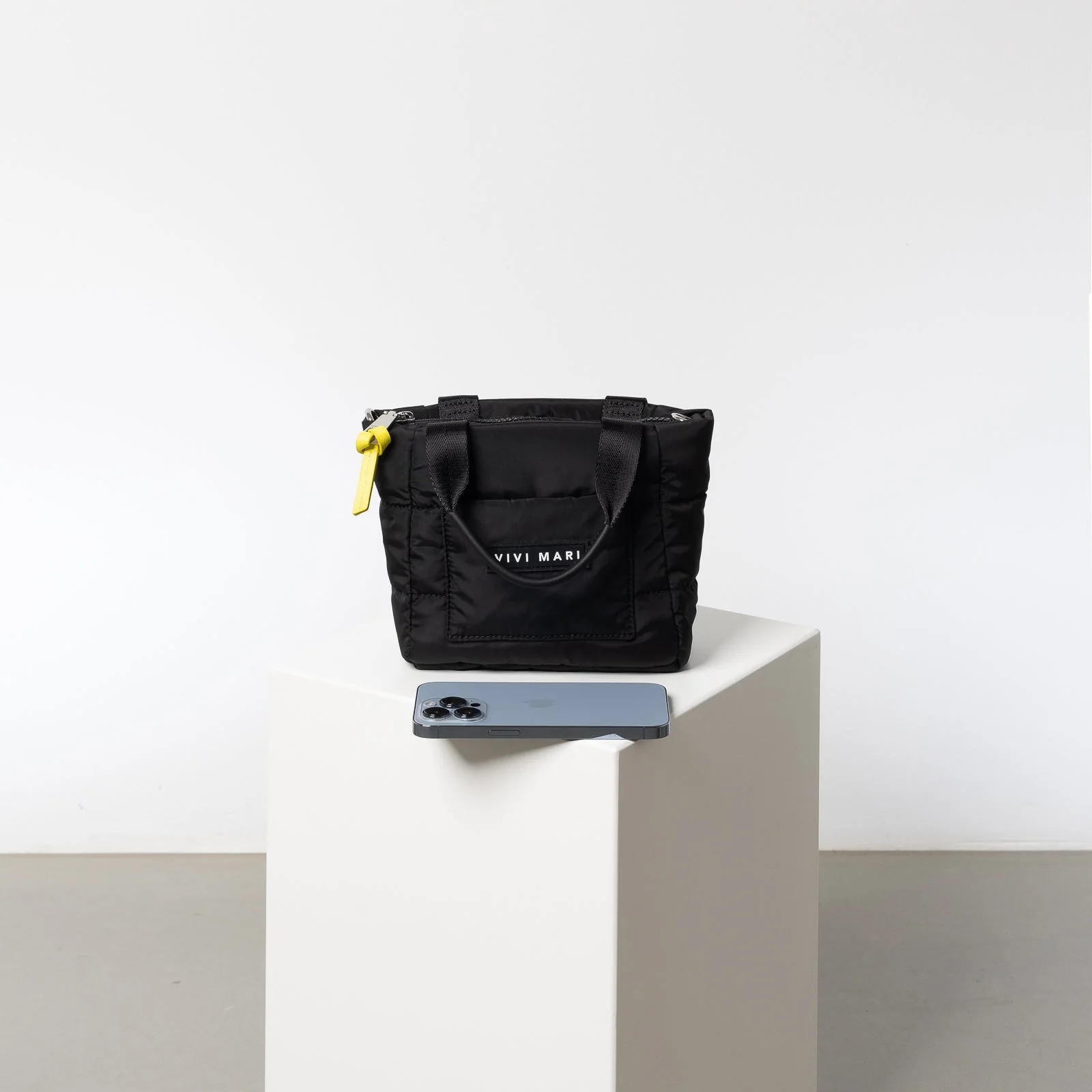 padded tote bag mini + strap basic woven slim - black - Image 11