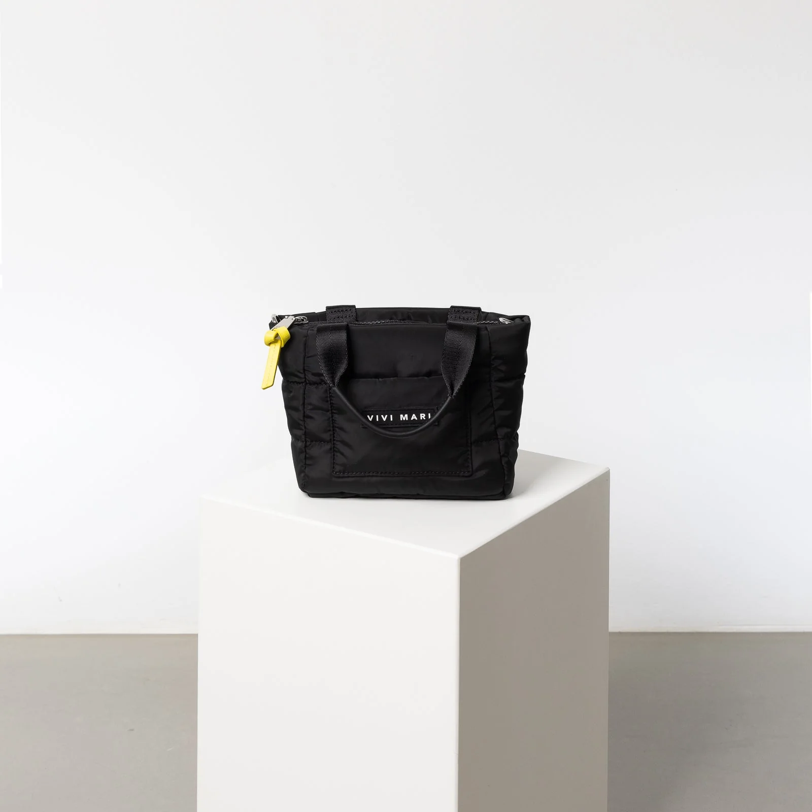 padded tote bag mini + strap basic woven slim - black - Image 12