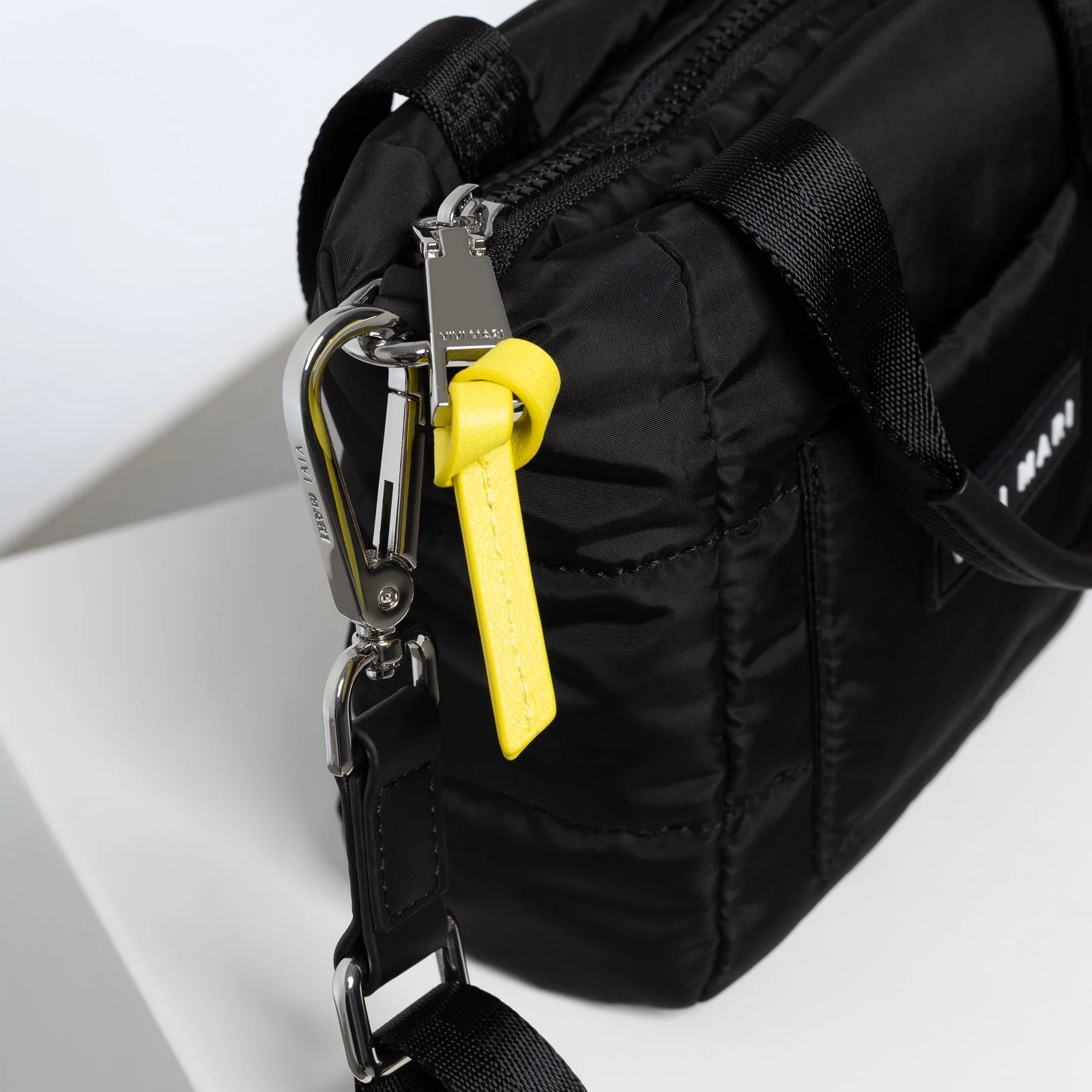 padded tote bag mini + strap basic woven slim - black - Image 8