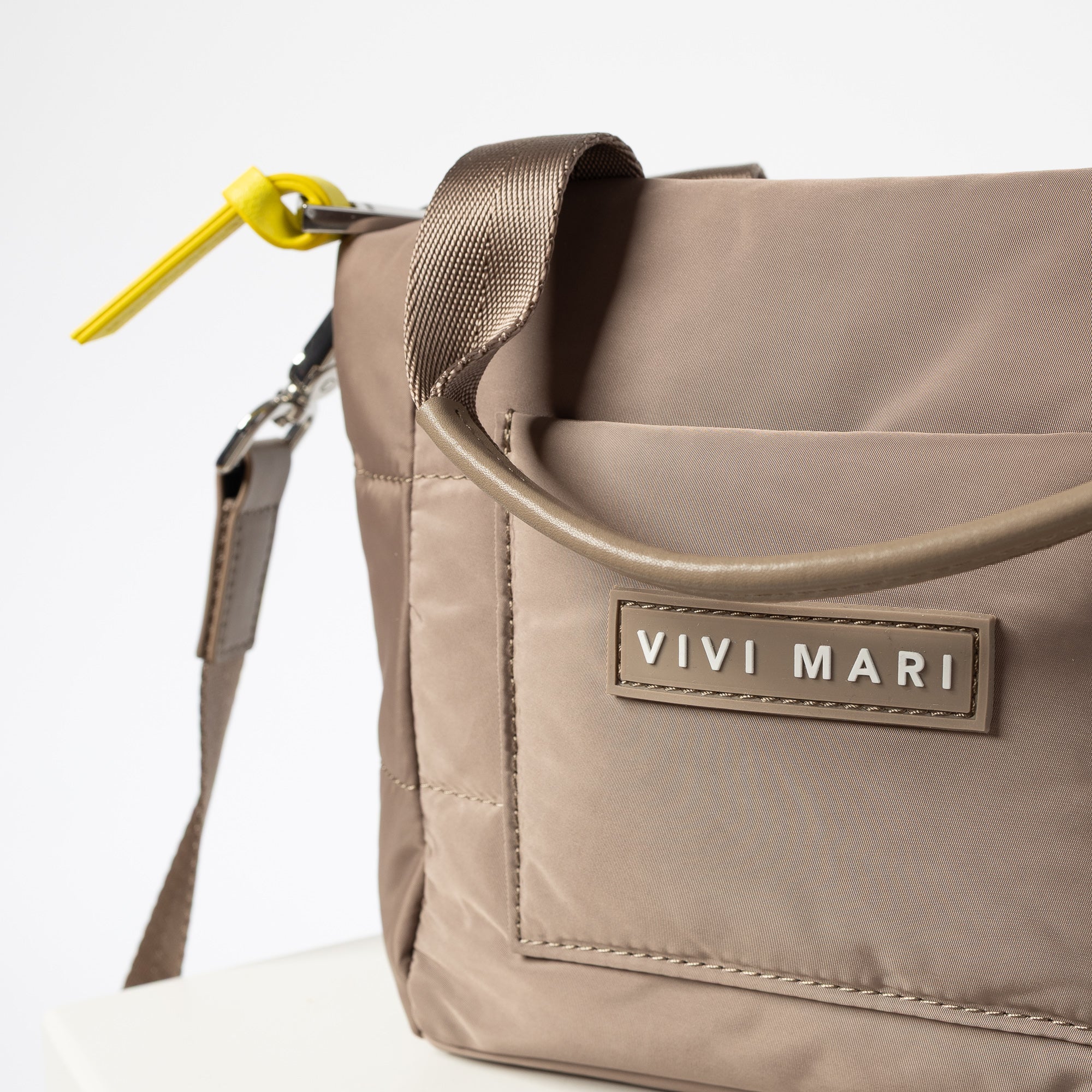 padded tote bag mini + strap basic woven slim - dark mushroom - Image 3