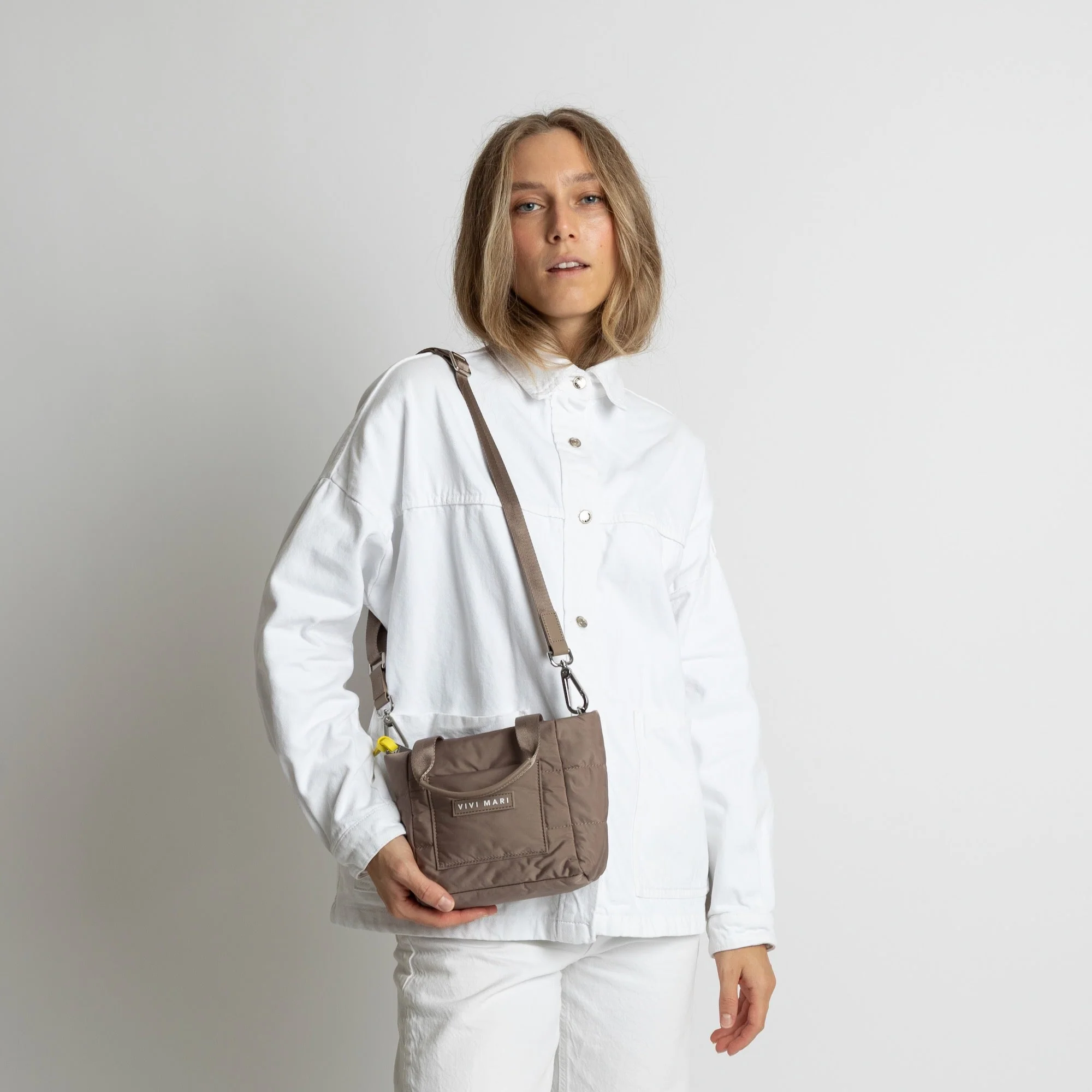 padded tote bag mini + strap basic woven slim - dark mushroom - Image 4