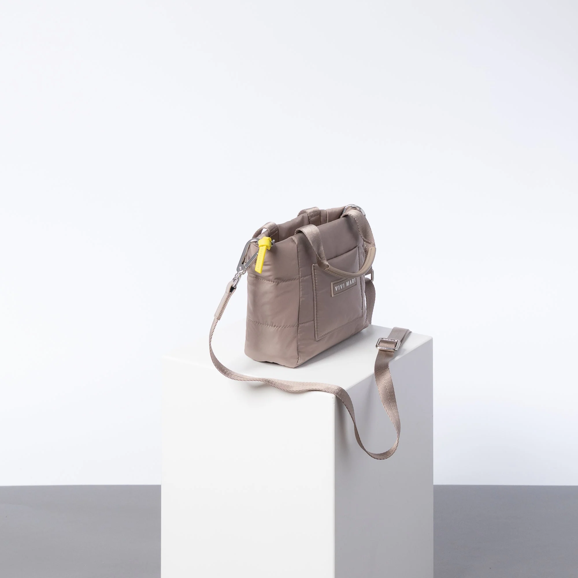 padded tote bag mini + strap basic woven slim - dark mushroom - Image 5