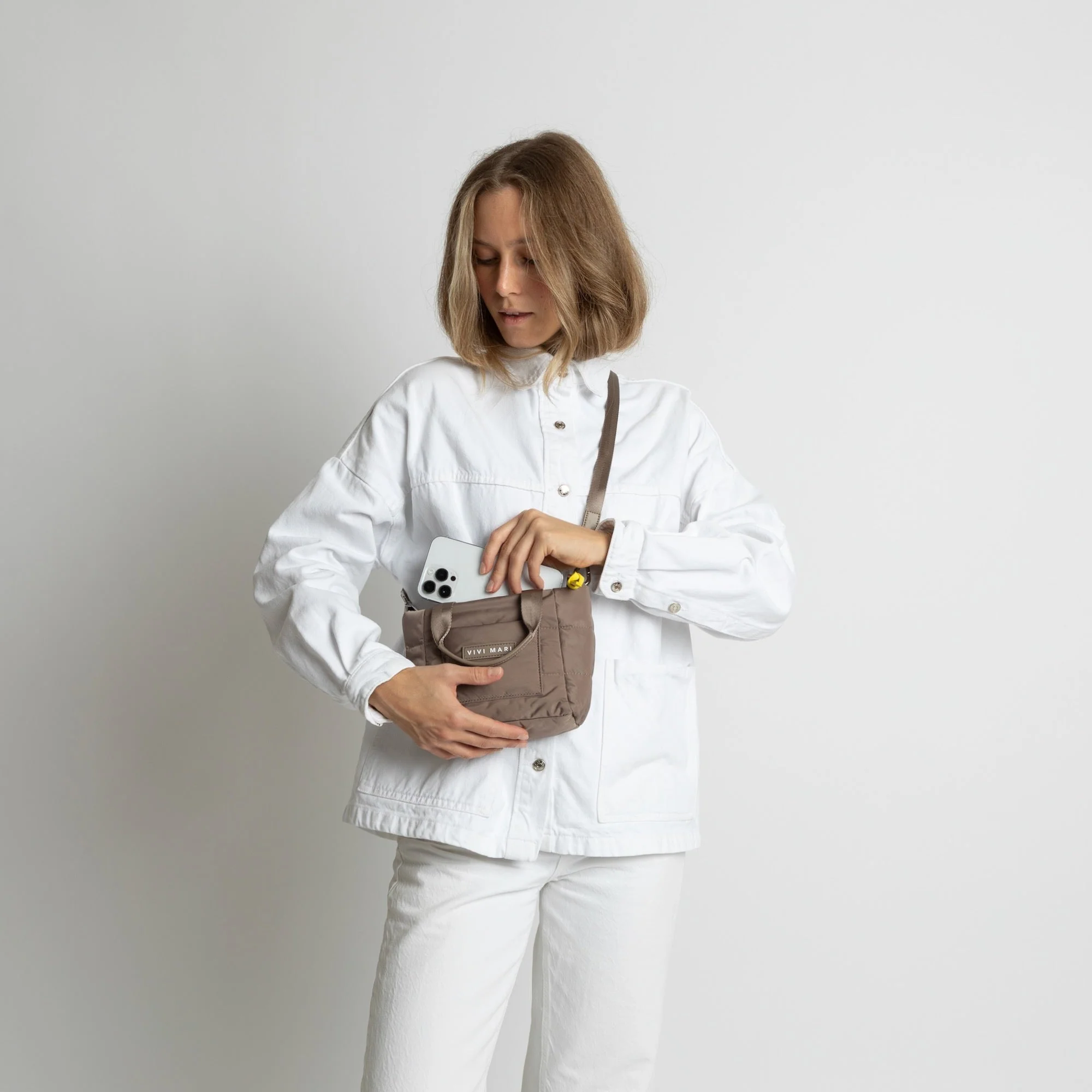 padded tote bag mini + strap basic woven slim - dark mushroom - Image 7