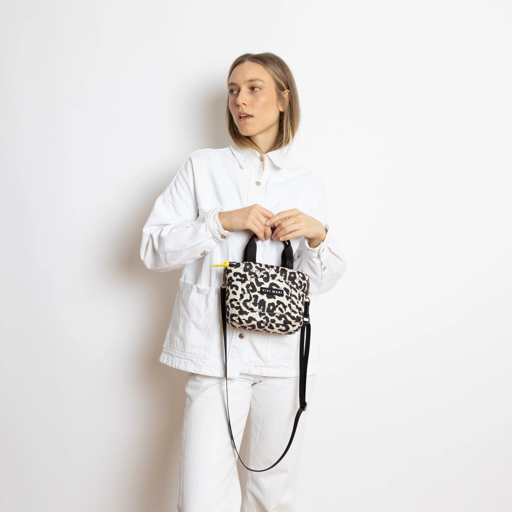 padded tote bag mini + strap basic woven slim - leo splashes black/sand - Image 15